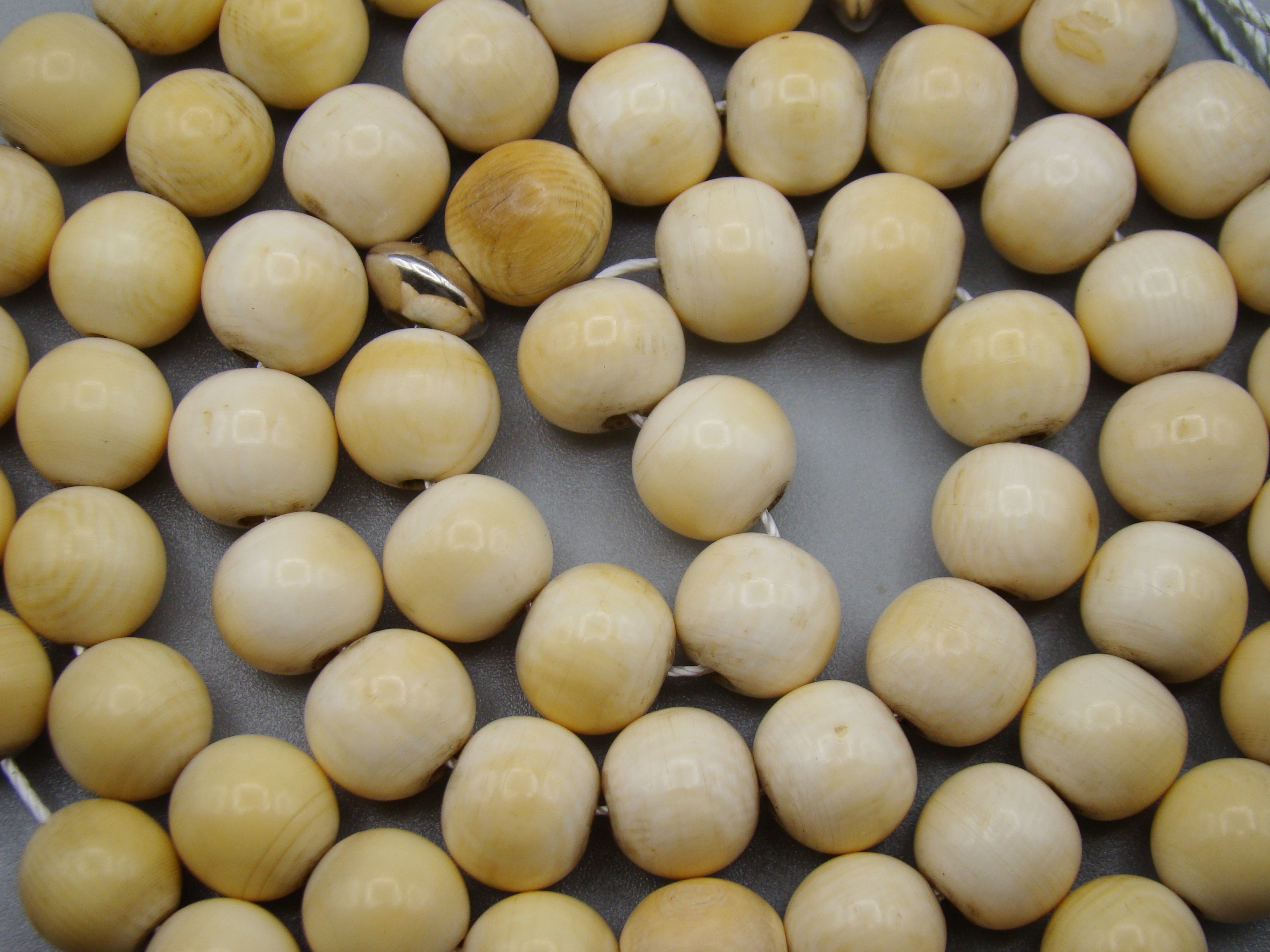 Antique Ivory, Natural Ivory, Mediterranean Ivory, handcarved Ivory, Asien Ivory, Elephant Ivory, Ivory Chain, Ivory necklace, Ivory Rosary, Rosary beads,  مسبحة, Masbaha, Muslim prayer beads, Sterling Silver