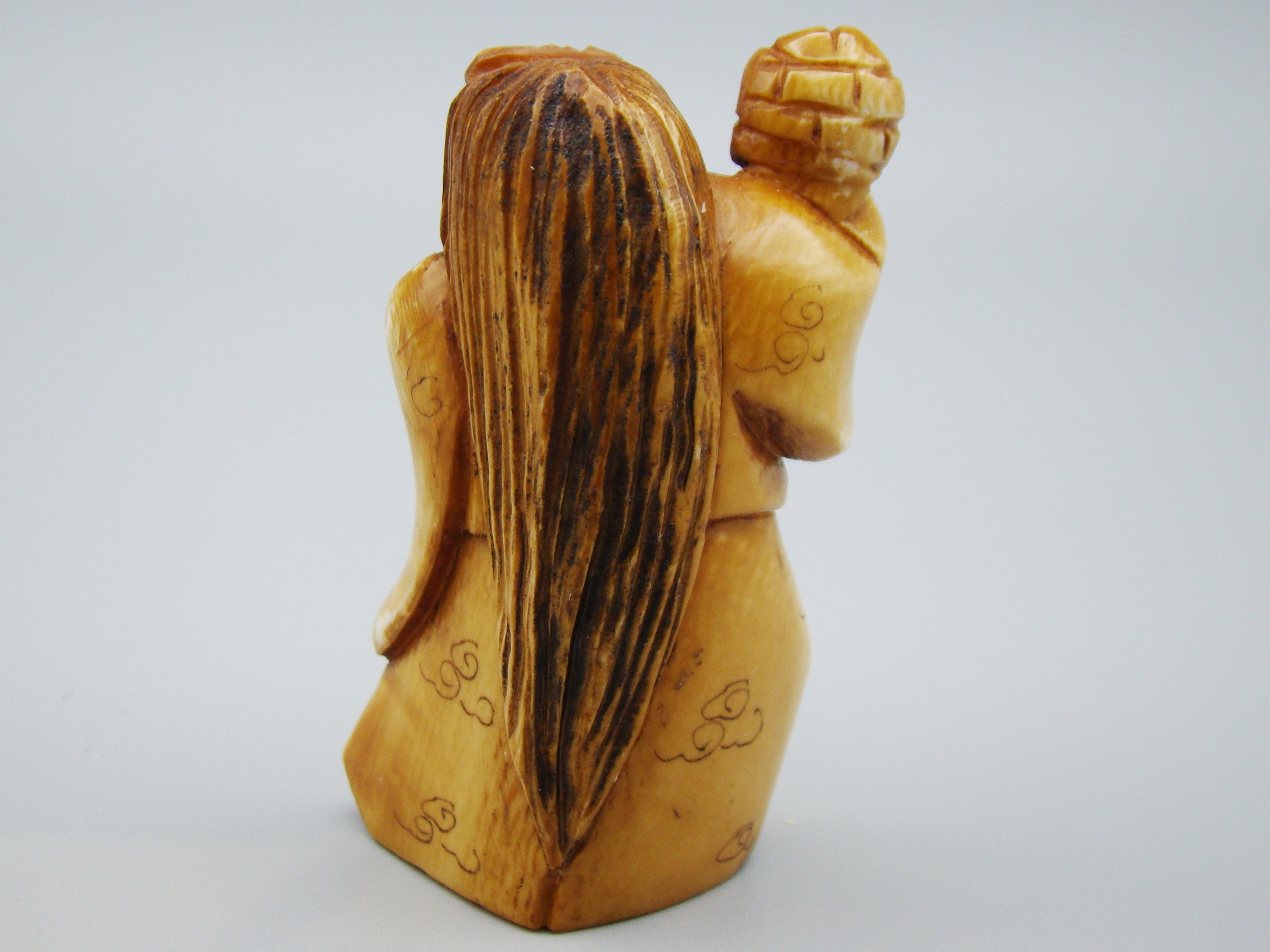 Antique Natural Elephant Ivory Figur - Handcarved - Netsuke Signed - Japan - Kingdom of Antique Arts