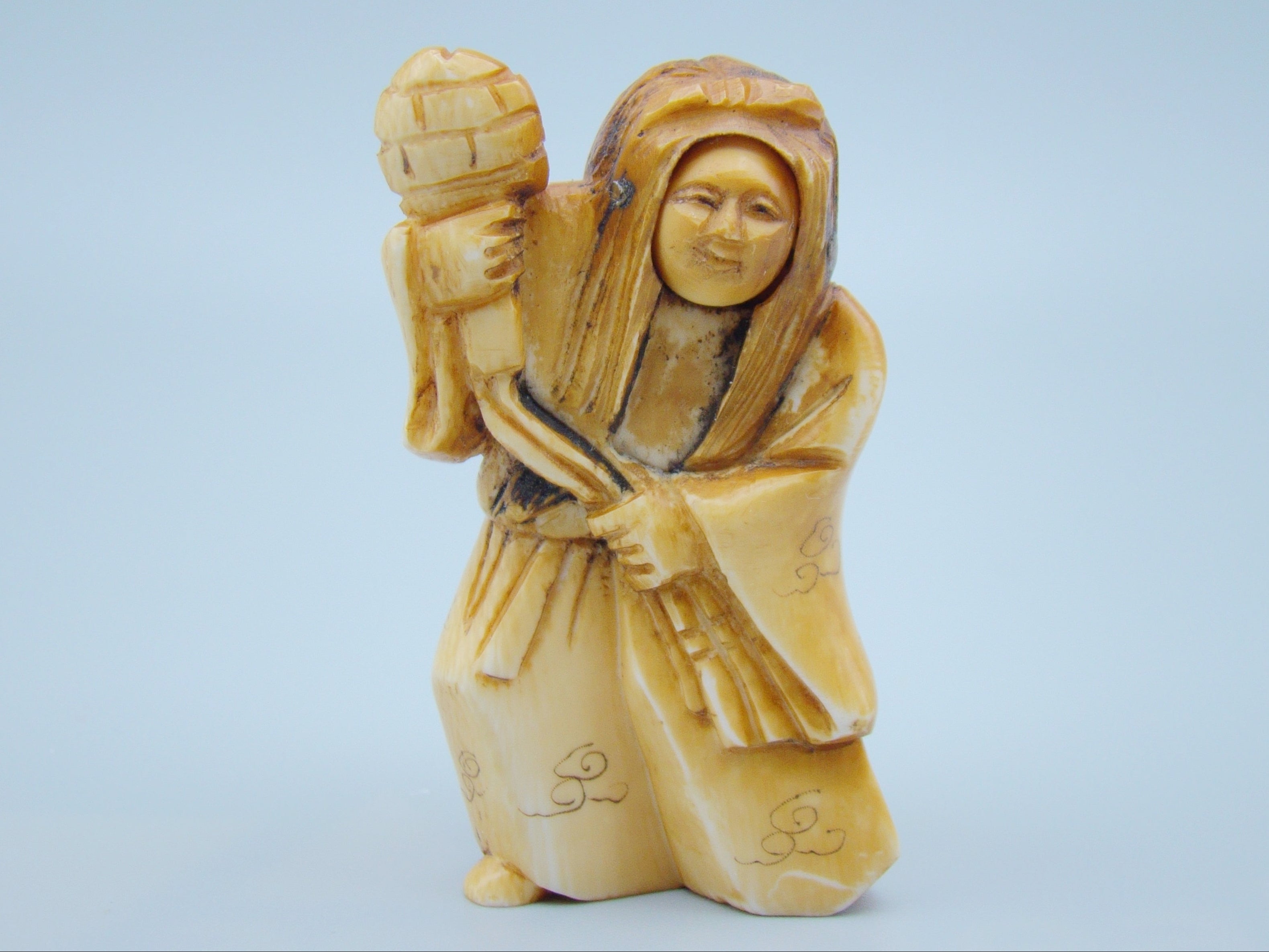 Antique Natural Elephant Ivory Figur - Handcarved - Netsuke Signed - Japan - Kingdom of Antique Arts