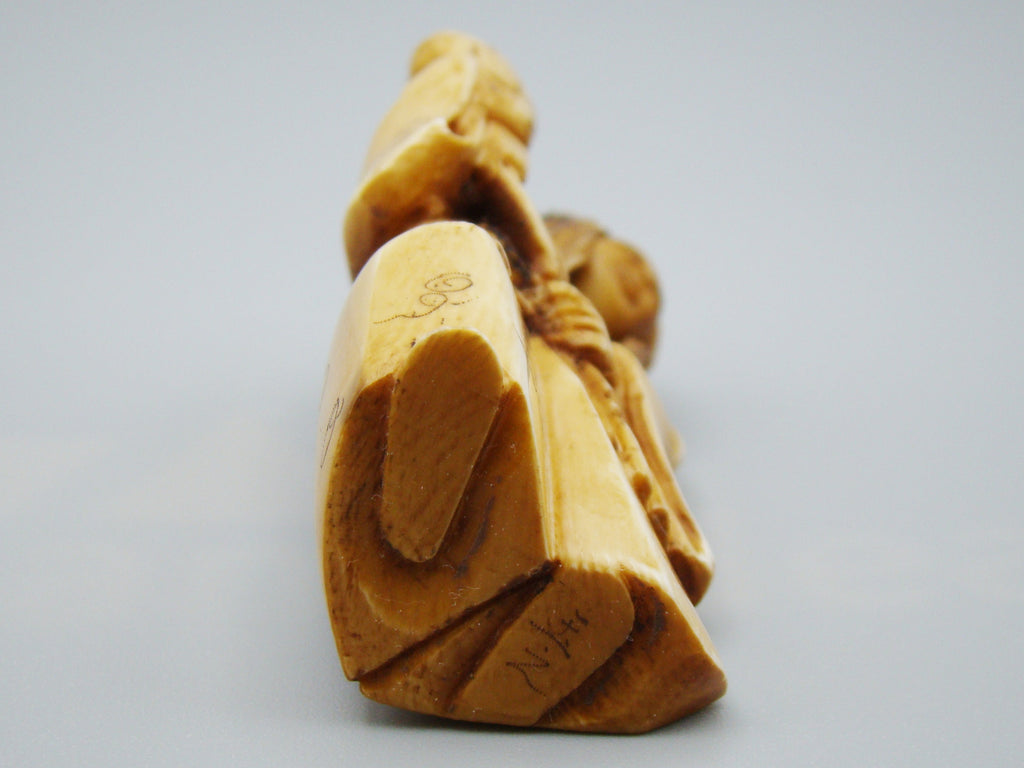 Antique Natural Elephant Ivory Figur - Handcarved - Netsuke Signed - Japan - Kingdom of Antique Arts