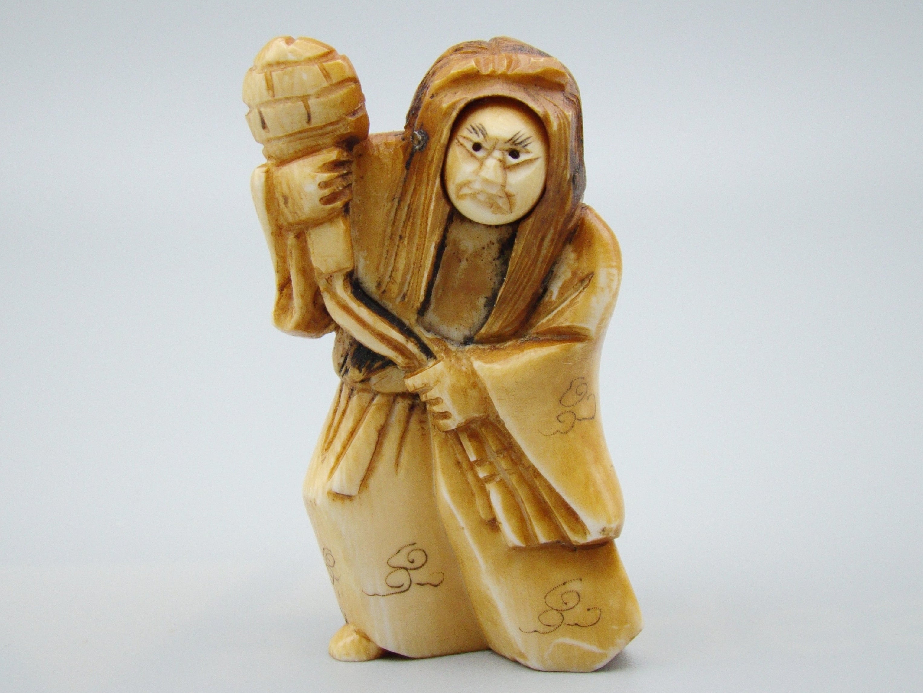 Antique Natural Elephant Ivory Figur - Handcarved - Netsuke Signed - Japan - Kingdom of Antique Arts