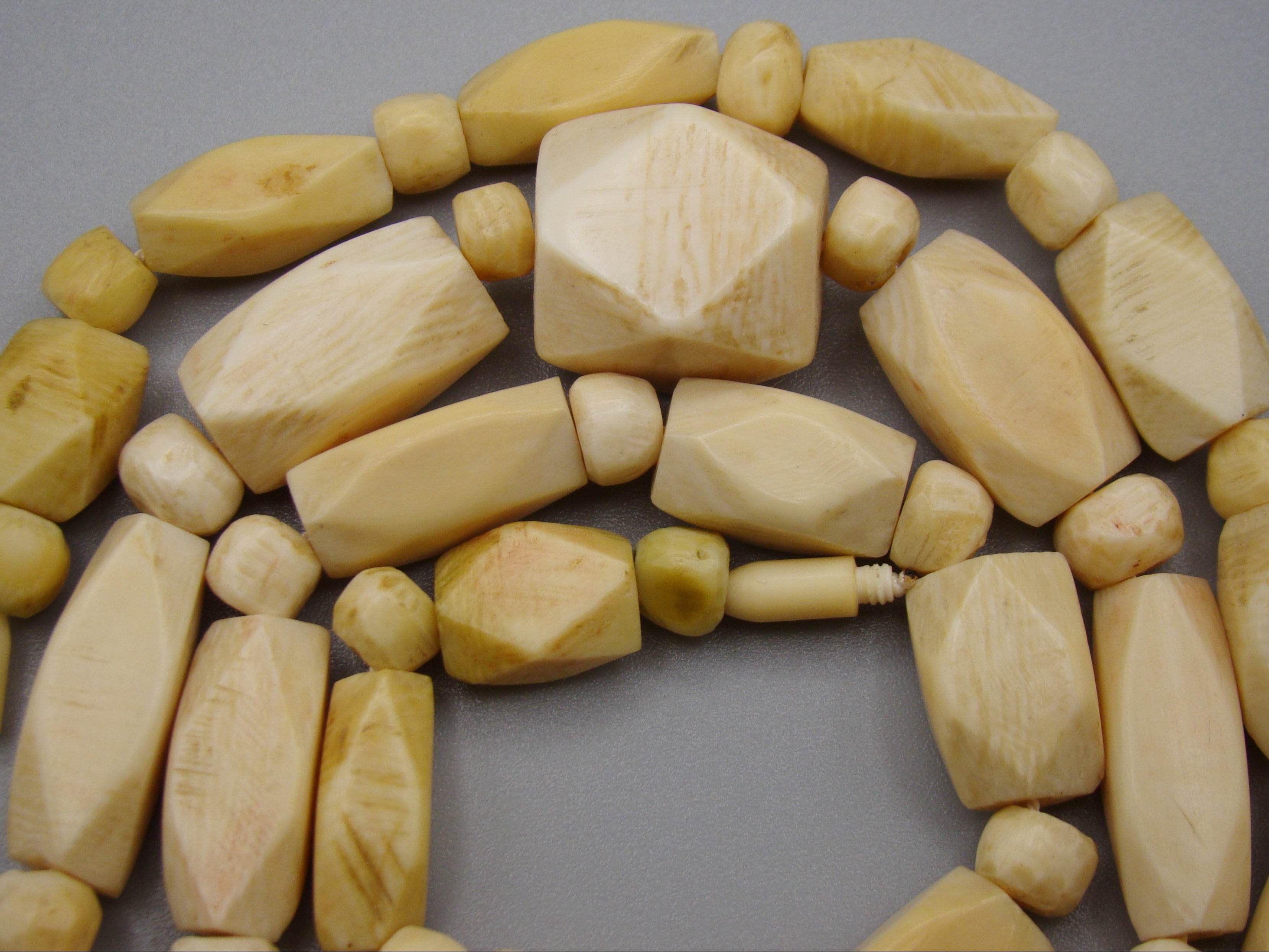Antique Ivory, Natural Ivory, Ivory Necklace, Mediterranean Ivory, handcarved Ivory, Asien Ivory, Elephant Ivory, Ivory Chain