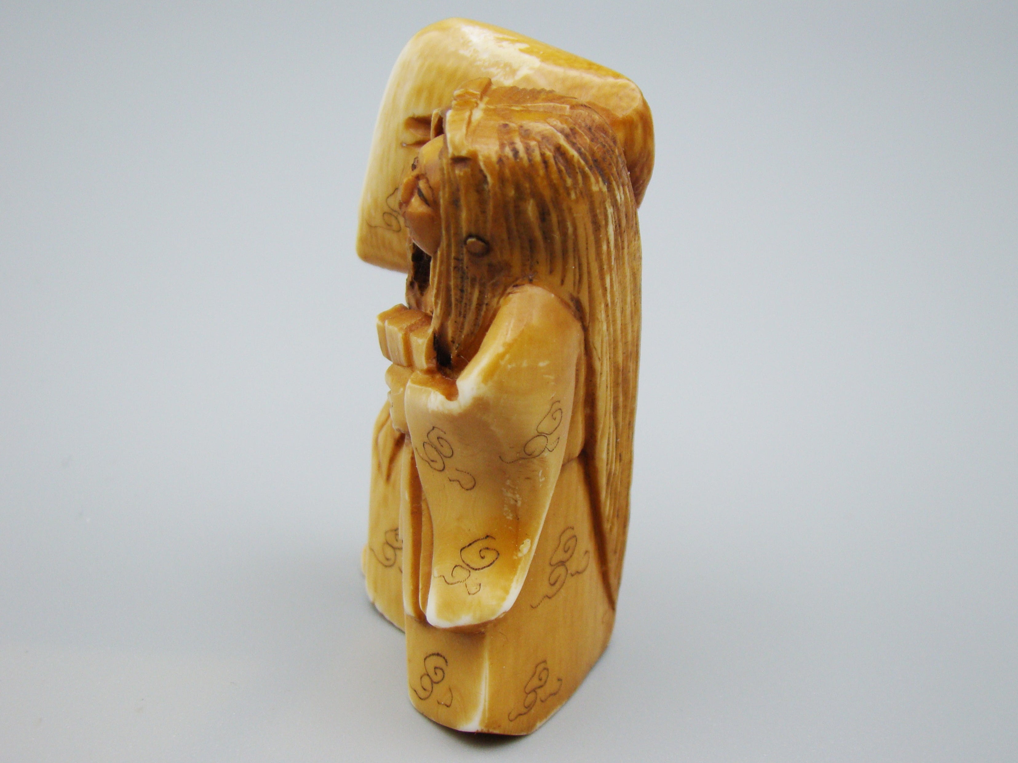 Antique Ivory, Natural Ivory, Ivory Figurine, Mediterranean Ivory, handcarved Ivory, Asien Ivory, Elephant Ivory, Netsuke, Netsuke - Japan, 20th Century