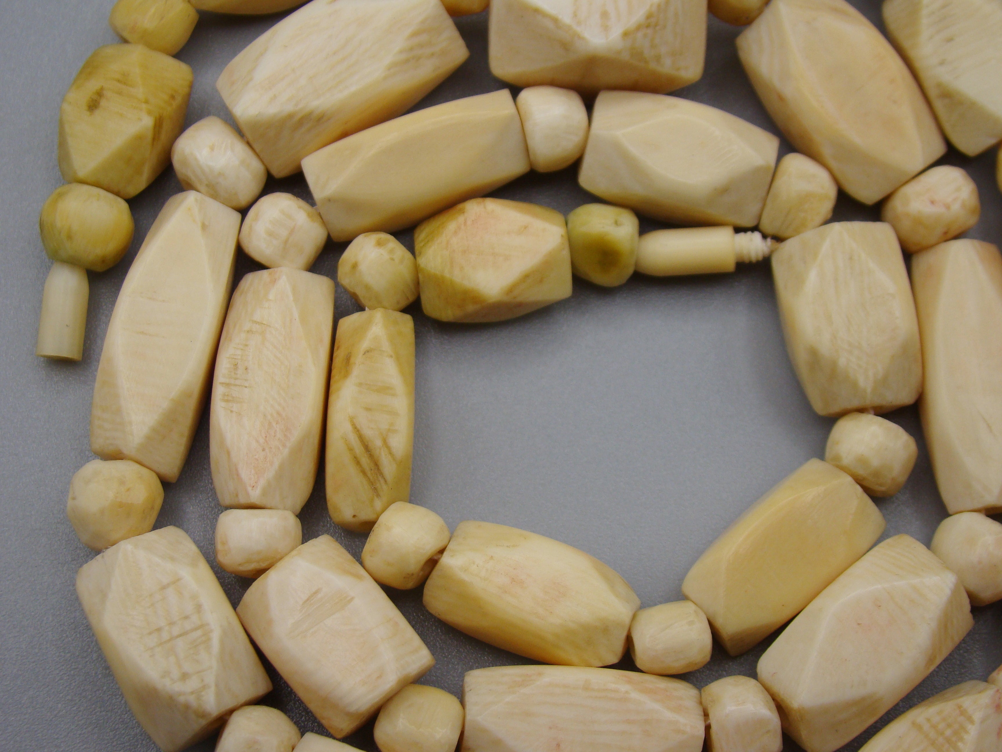 Antique Ivory, Natural Ivory, Ivory Necklace, Mediterranean Ivory, handcarved Ivory, Asien Ivory, Elephant Ivory, Ivory Chain