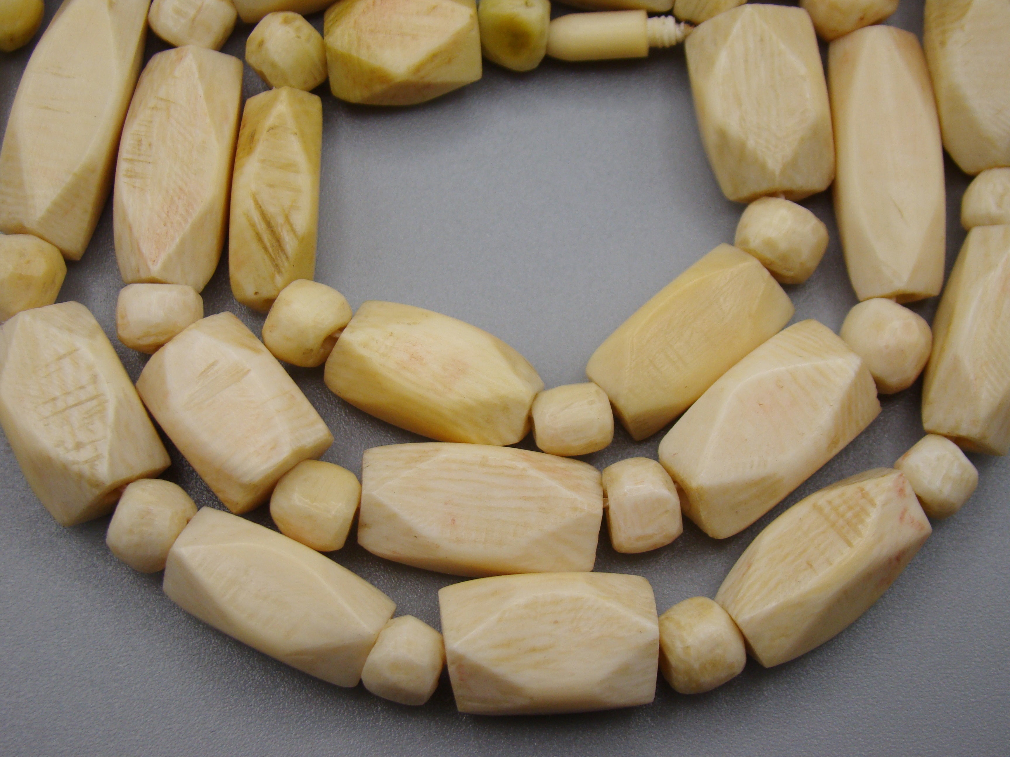Antique Ivory, Natural Ivory, Ivory Necklace, Mediterranean Ivory, handcarved Ivory, Asien Ivory, Elephant Ivory, Ivory Chain