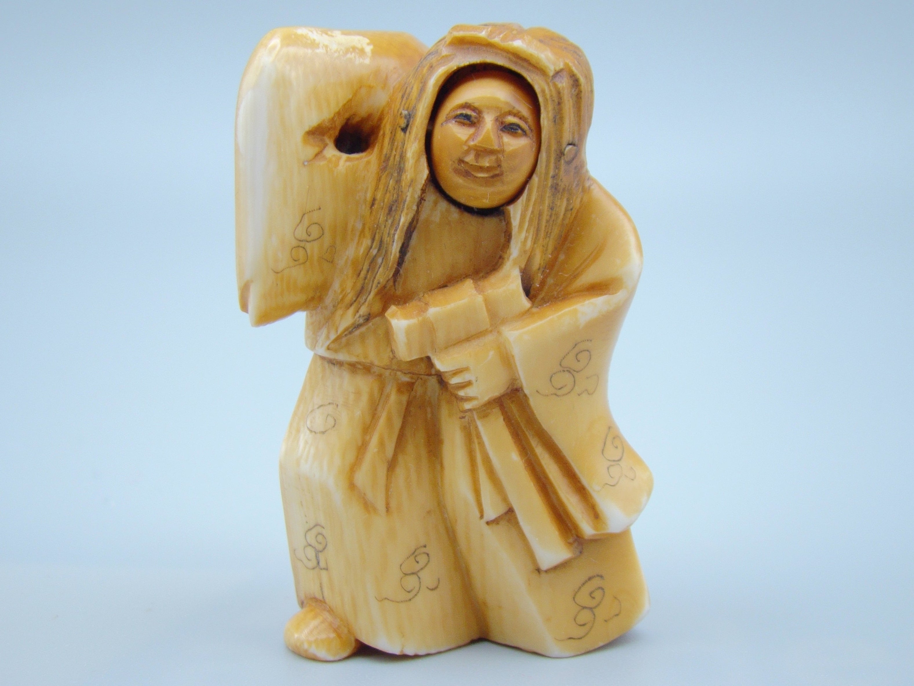 Antique Ivory, Natural Ivory, Ivory Figurine, Mediterranean Ivory, handcarved Ivory, Asien Ivory, Elephant Ivory, Netsuke, Netsuke - Japan, 20th Century