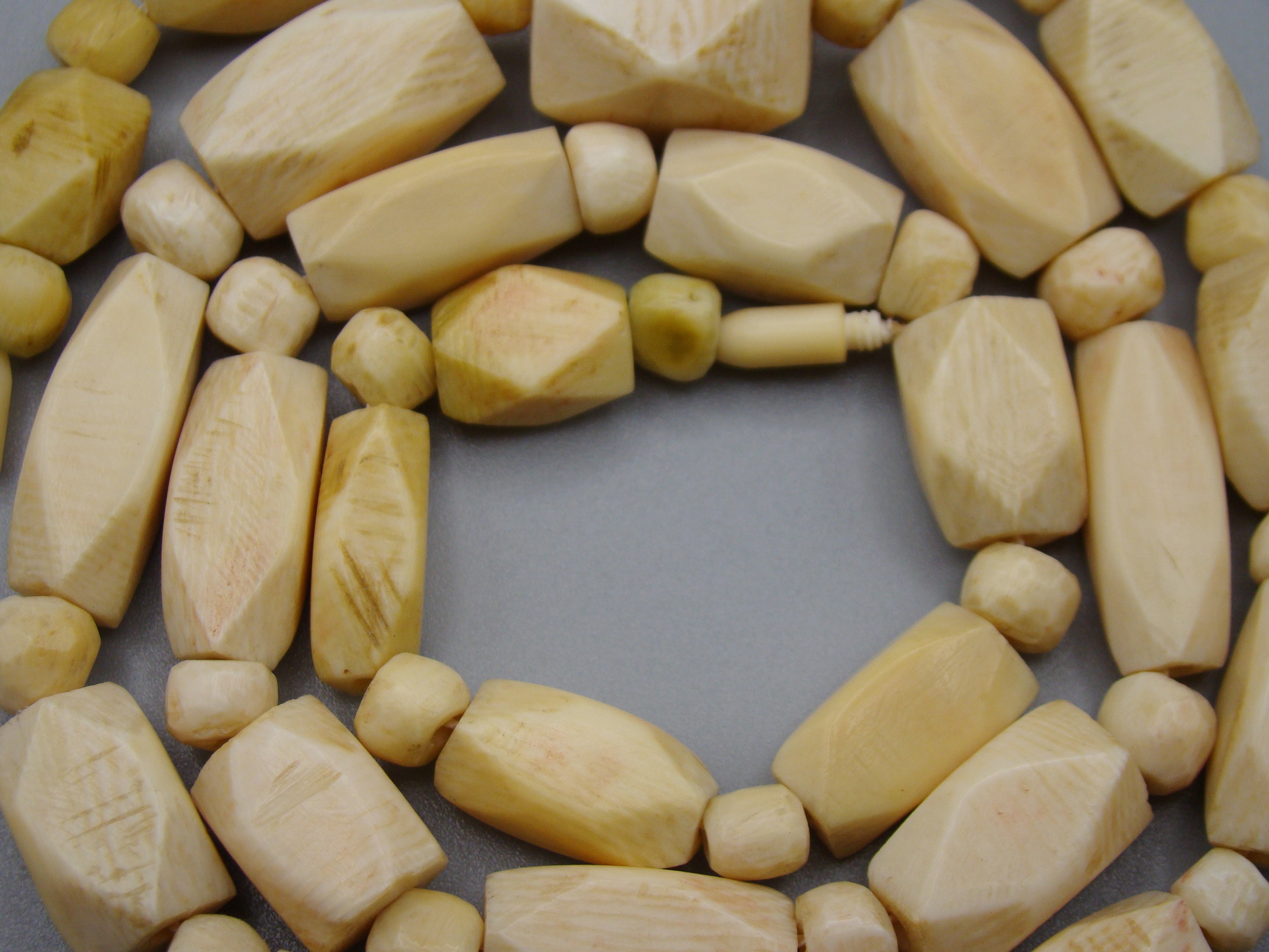 Antique Ivory, Natural Ivory, Ivory Necklace, Mediterranean Ivory, handcarved Ivory, Asien Ivory, Elephant Ivory, Ivory Chain