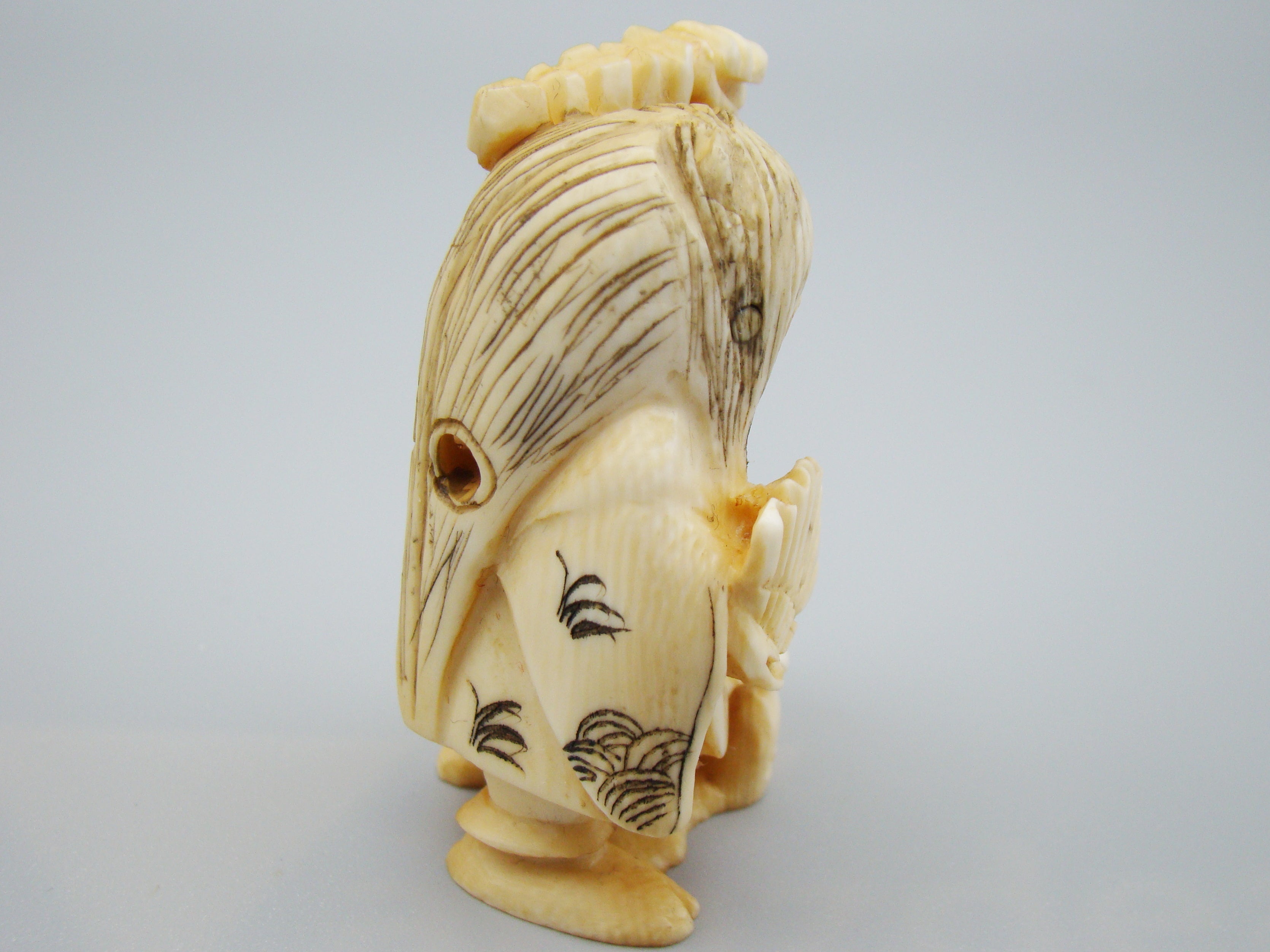 Antique Natural Elephant Ivory Figur - Handcarved - Netsuke Signed - Japan - Kingdom of Antique Arts