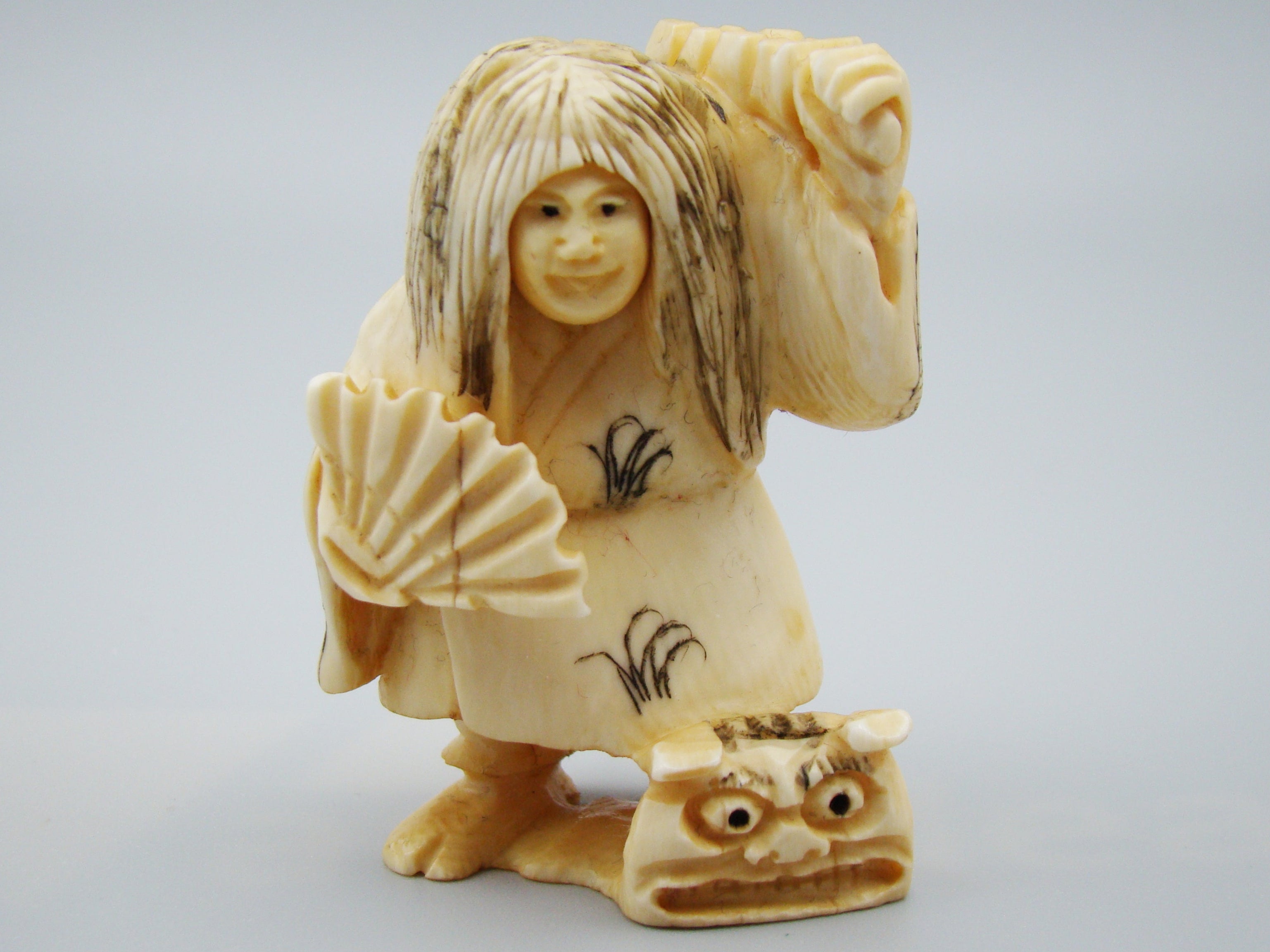 Antique Natural Elephant Ivory Figur - Handcarved - Netsuke Signed - Japan - Kingdom of Antique Arts