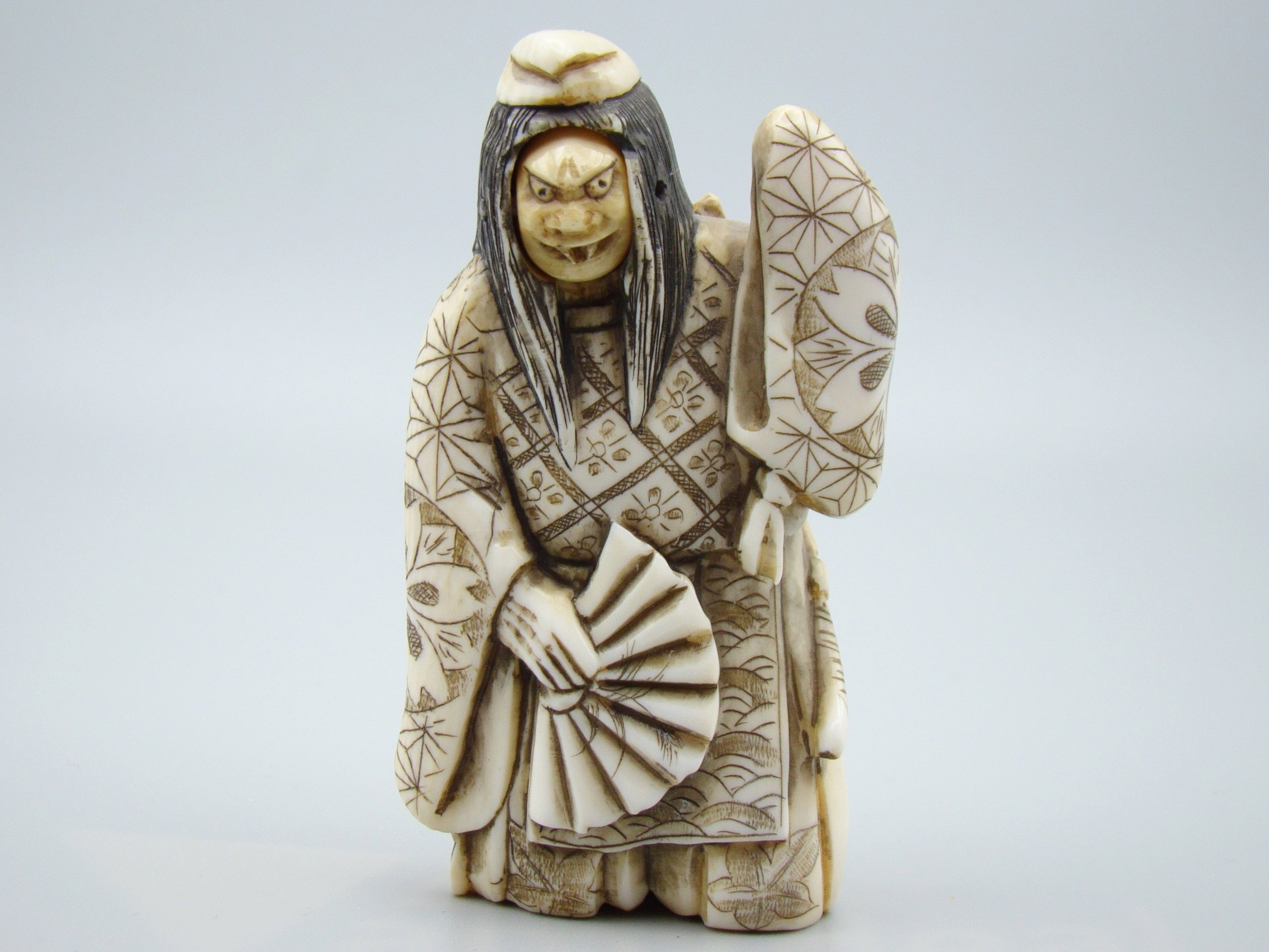 Antique Natural Elephant Ivory Figur - Handcarved - Netsuke Signed - Japan - Kingdom of Antique Arts