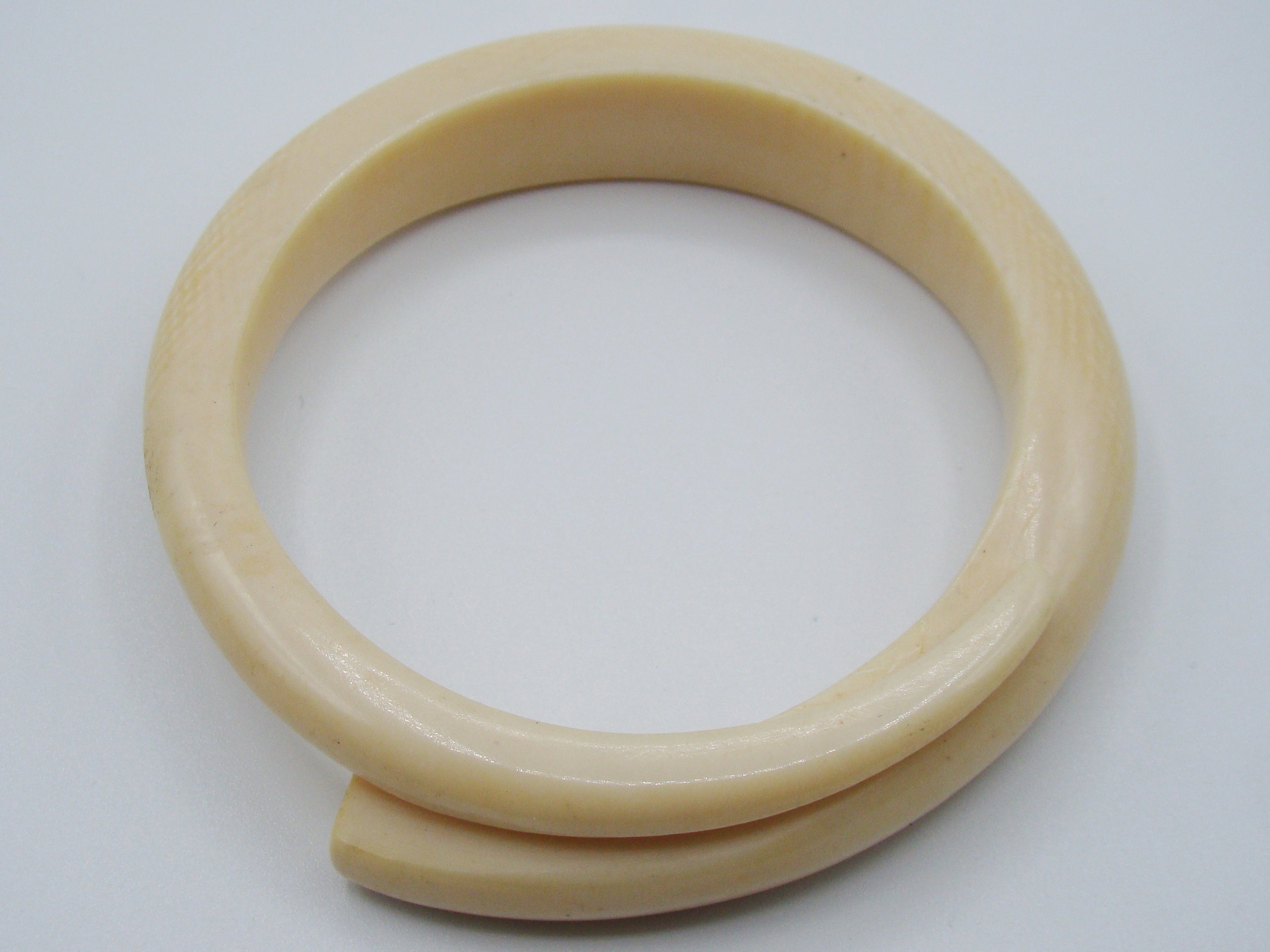 Antique Ivory, Natural Ivory, Ivory Bracelet, Mediterranean Ivory, handcarved Ivory, Asien Ivory, Elephant Ivory