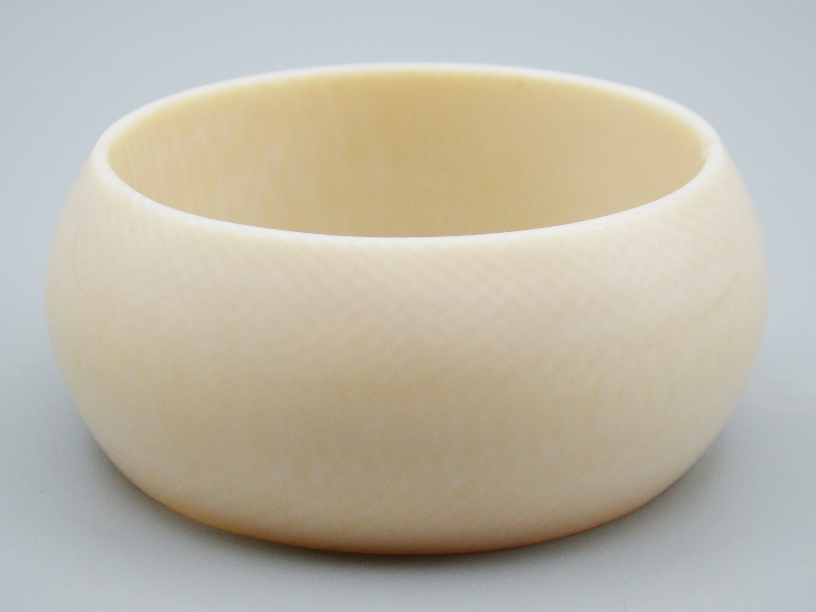 Antique Ivory, Natural Ivory, Ivory Bracelet, Mediterranean Ivory, handcarved Ivory, Asien Ivory, Elephant Ivory