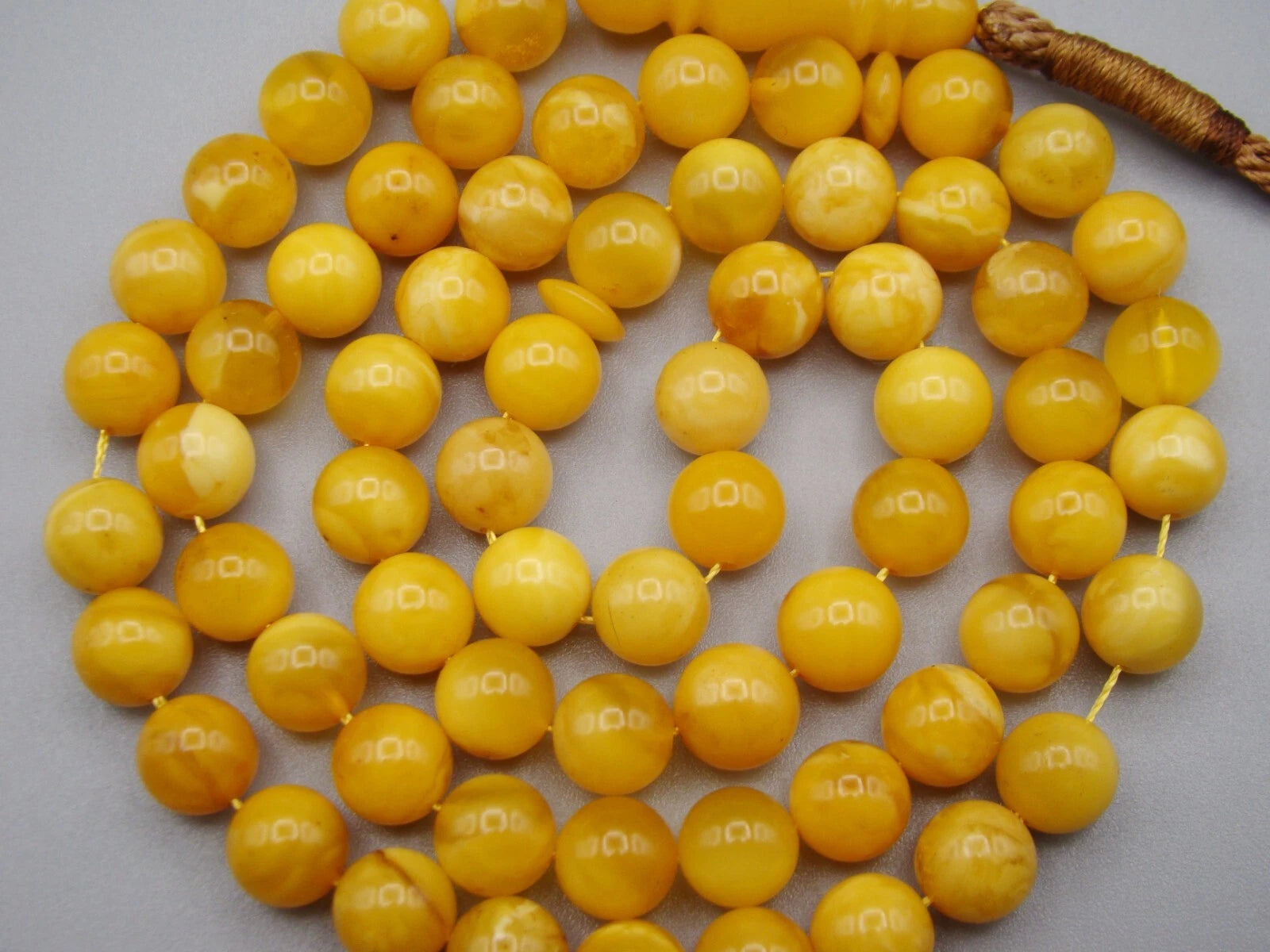 baltic amber, amber, antique, amber beads, egg Yolk, amber chain, Rosary beads, مسبحة, Masbaha, Muslim prayer beads حبيت الدورة ,العنبر الهندى