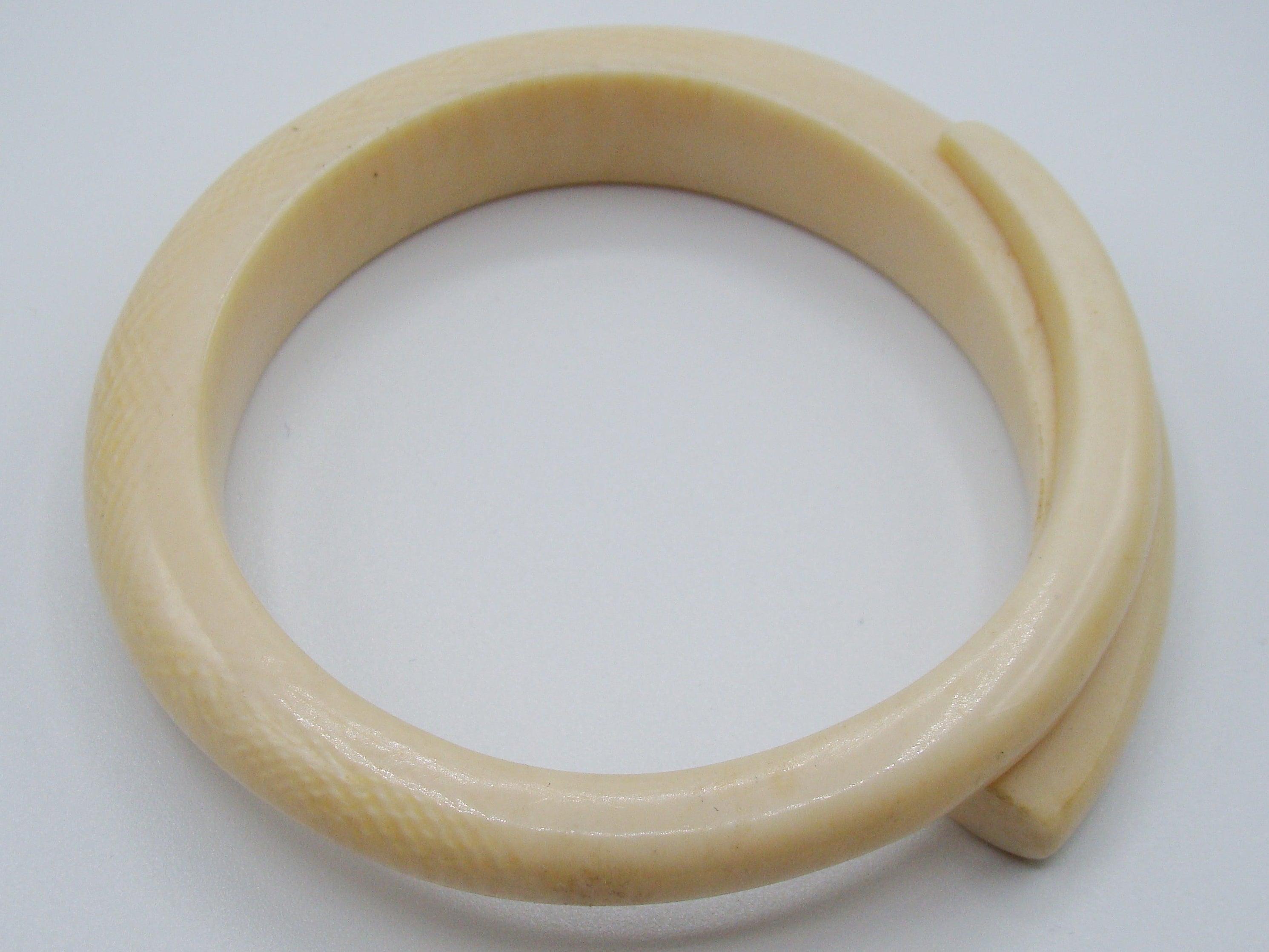 Antique Ivory, Natural Ivory, Ivory Bracelet, Mediterranean Ivory, handcarved Ivory, Asien Ivory, Elephant Ivory