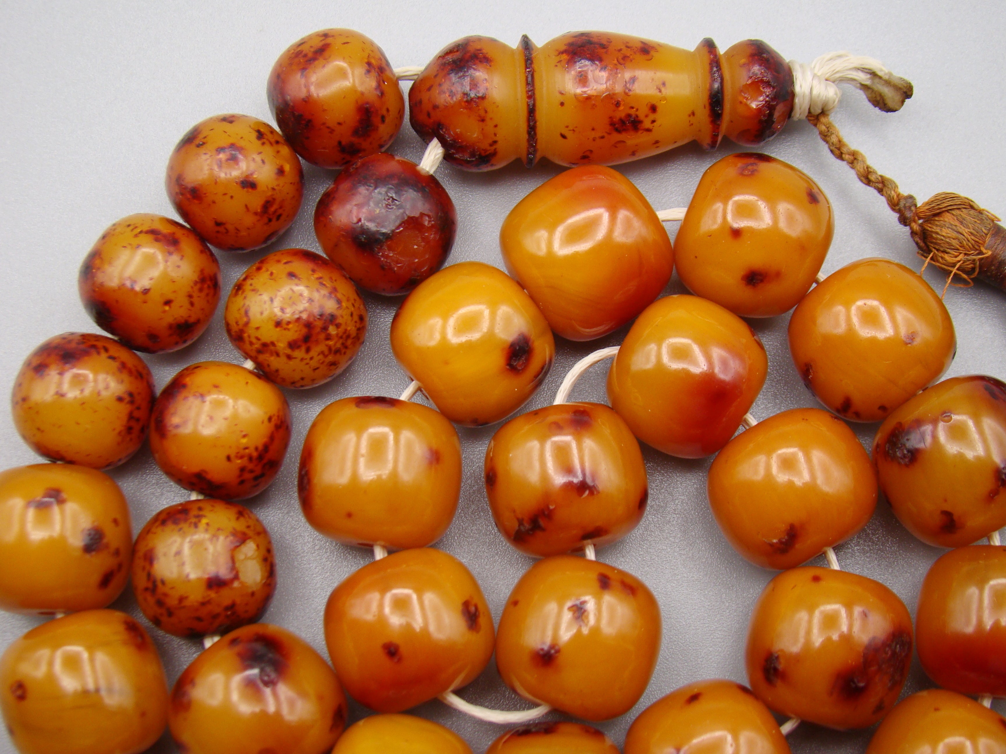 German Bakelite amber, amber, antique, amber beads, egg yolk, amber Rosary, Rosary beads, مسبحة, Masbaha, Muslim prayer beads حبيت الدورة ,العنبر الهندى, الباكليت الألمانية