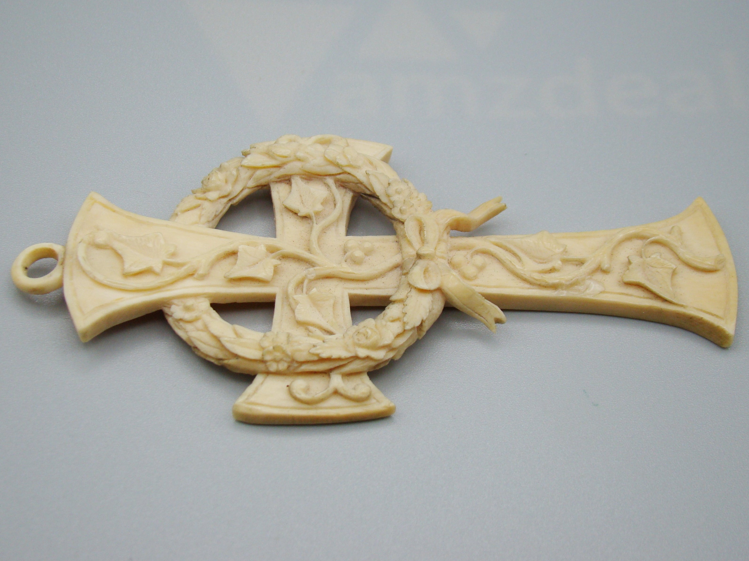 Antique Ivory, Natural Ivory, Mediterranean Ivory, handcarved Ivory, Asien Ivory, Elephant Ivory, Ivory Chain, Ivory Pendant