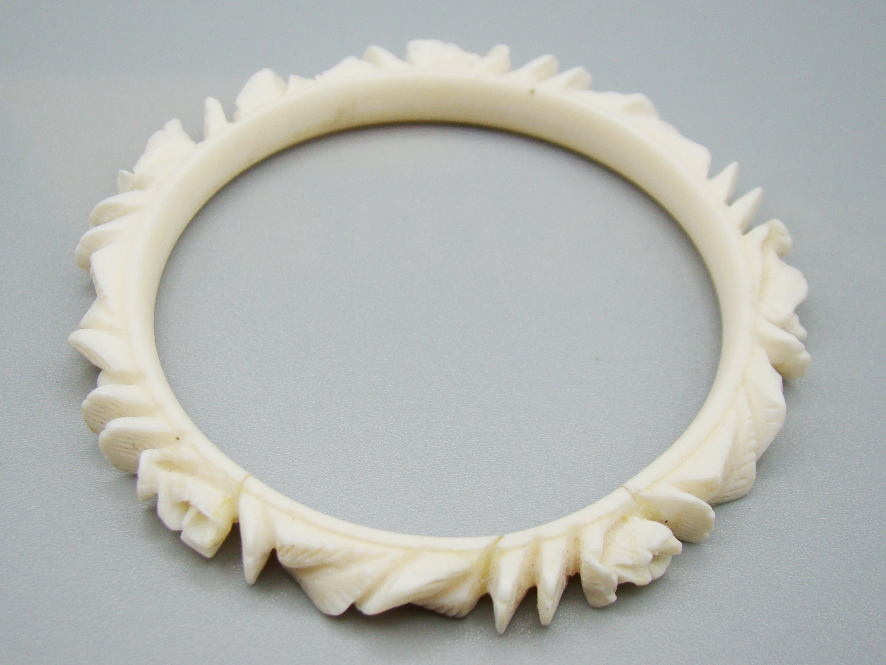 Antique Ivory, Natural Ivory, Ivory Bracelet, Mediterranean Ivory, handcarved Ivory, Asien Ivory, Elephant Ivory