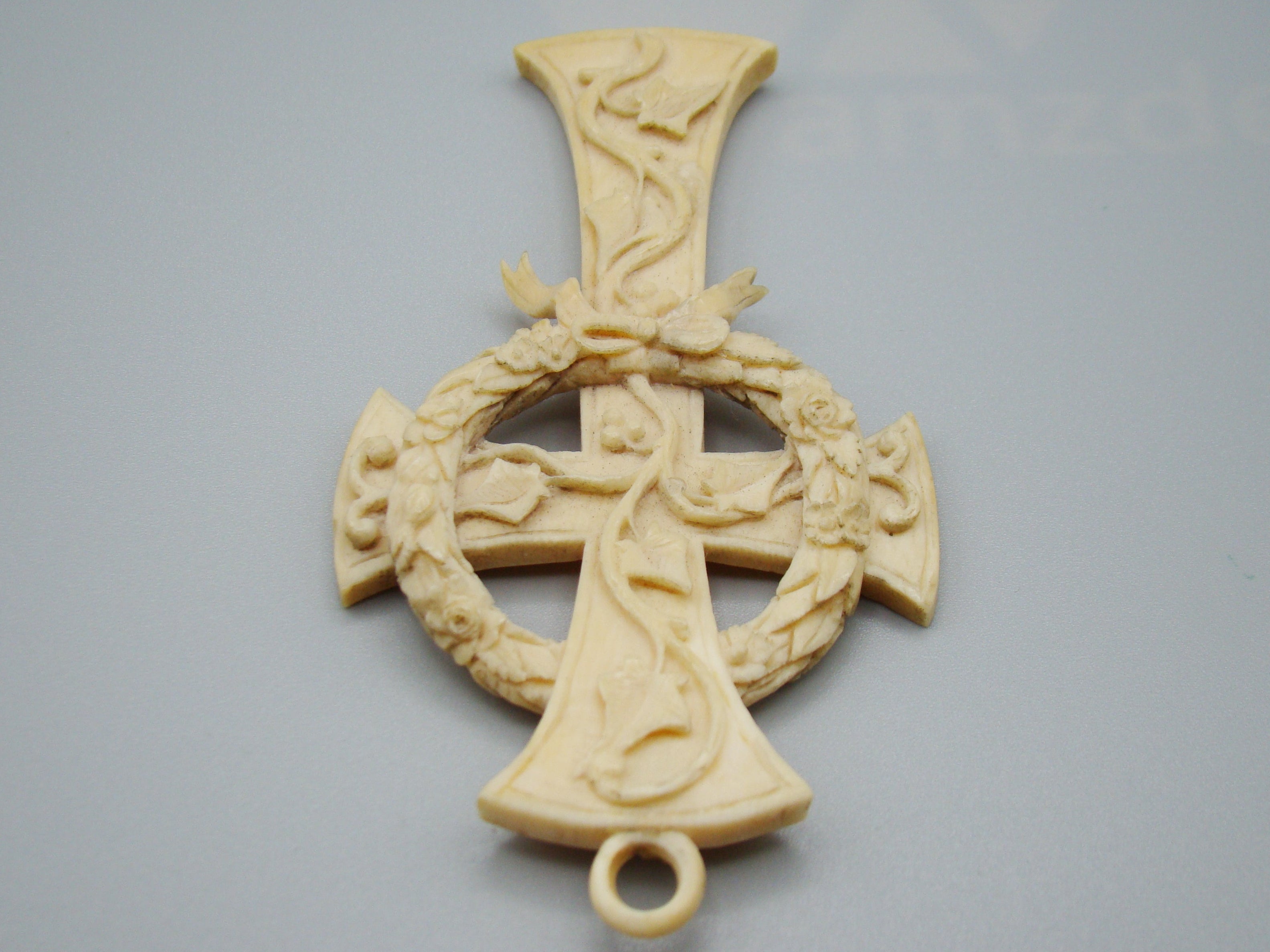 Antique Ivory, Natural Ivory, Mediterranean Ivory, handcarved Ivory, Asien Ivory, Elephant Ivory, Ivory Chain, Ivory Pendant