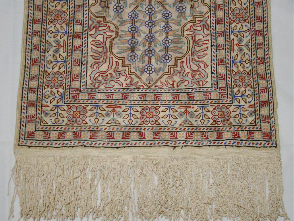 Texture Close-up – Antique Oriental Silk Wall Carpet, Fine Natural Silk Craftsmanship | Kingdom of Antique Arts