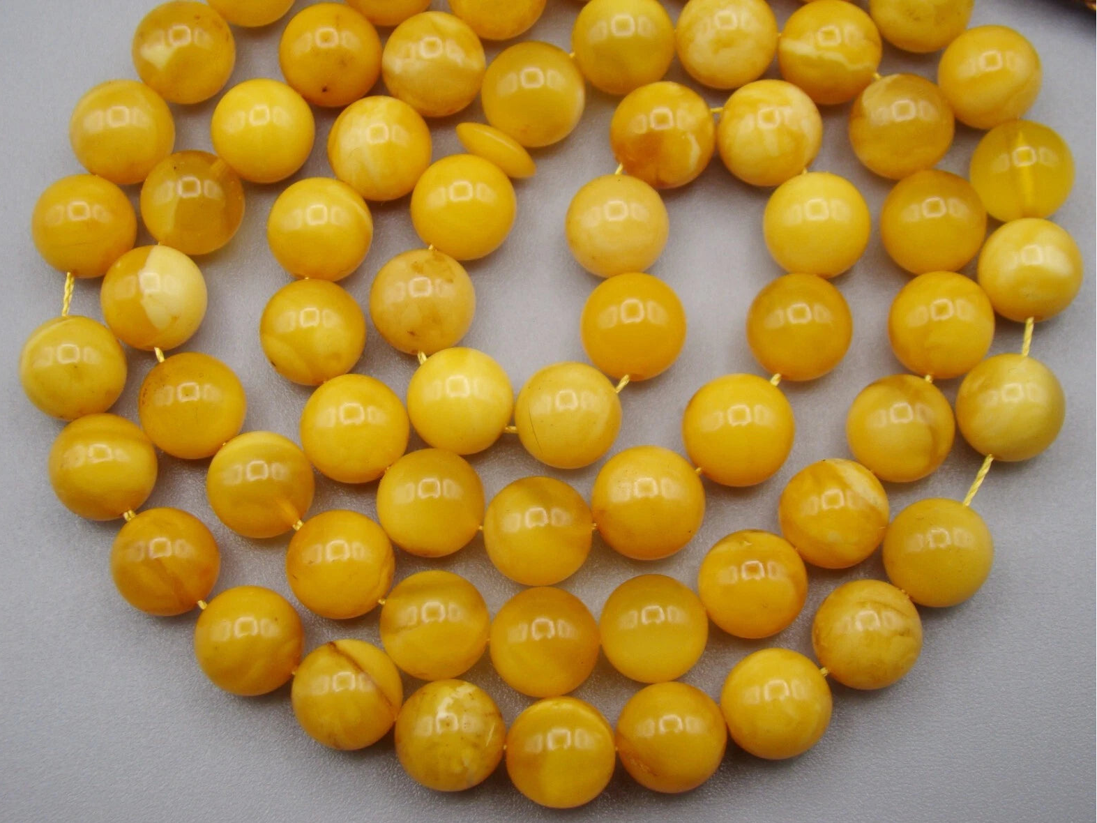 baltic amber, amber, antique, amber beads, egg Yolk, amber chain, Rosary beads, مسبحة, Masbaha, Muslim prayer beads حبيت الدورة ,العنبر الهندى