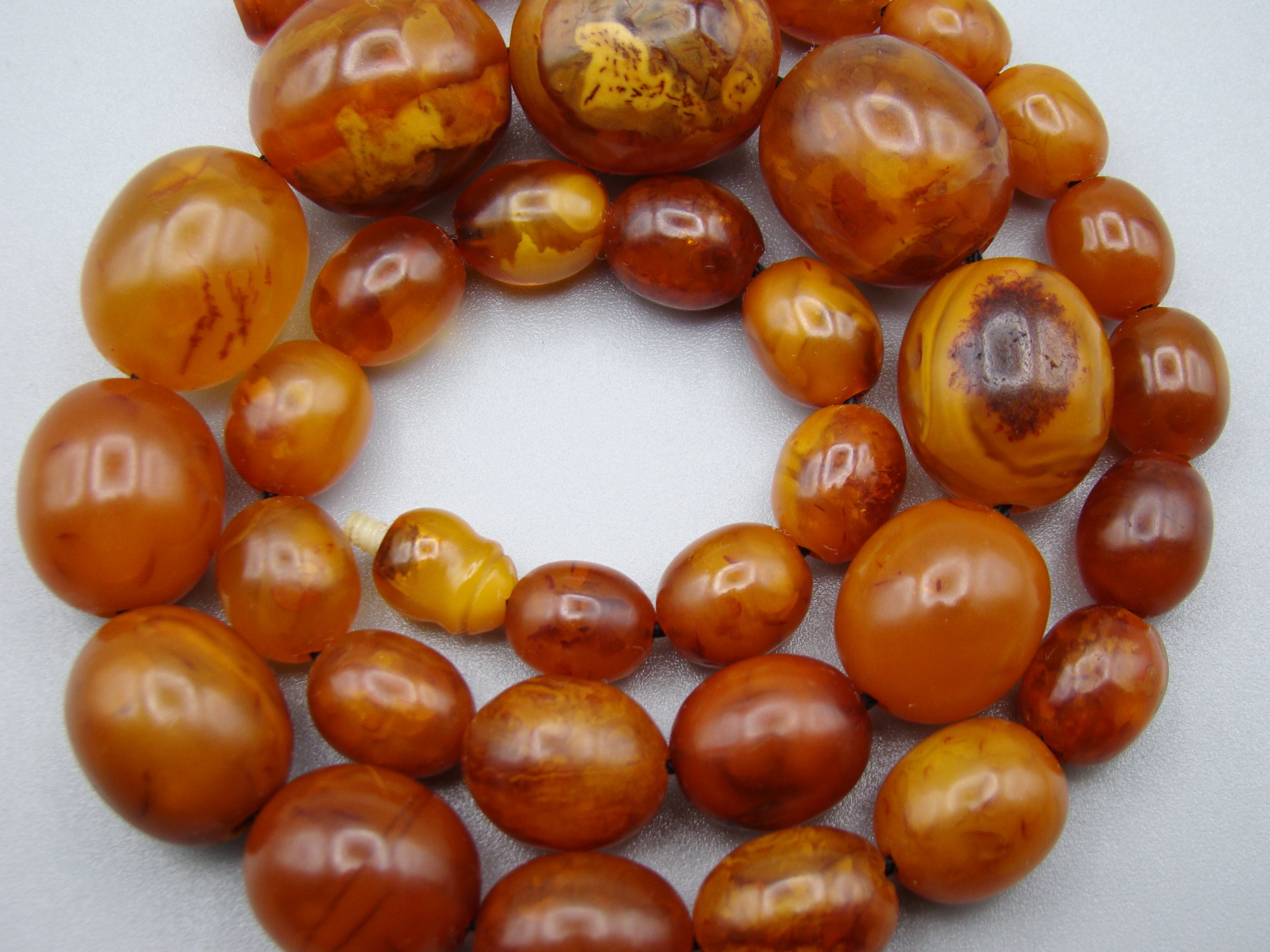 baltic amber, amber, antique, amber beads, egg Yolk, amber chain, Rosary beads, مسبحة, Masbaha, Muslim prayer beads حبيت الدورة ,العنبر الهندى