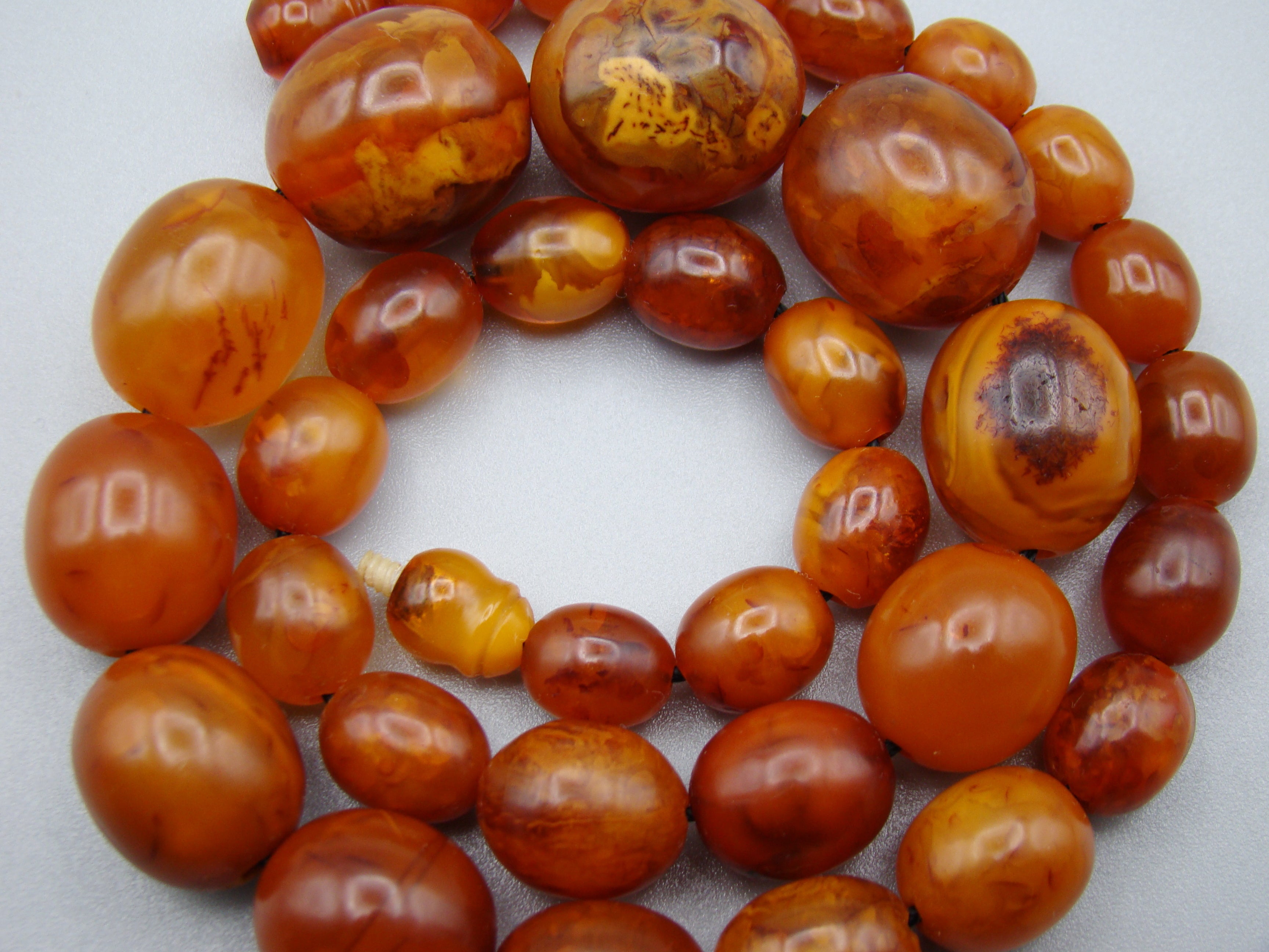 baltic amber, amber, antique, amber beads, egg Yolk, amber chain, Rosary beads, مسبحة, Masbaha, Muslim prayer beads حبيت الدورة ,العنبر الهندى