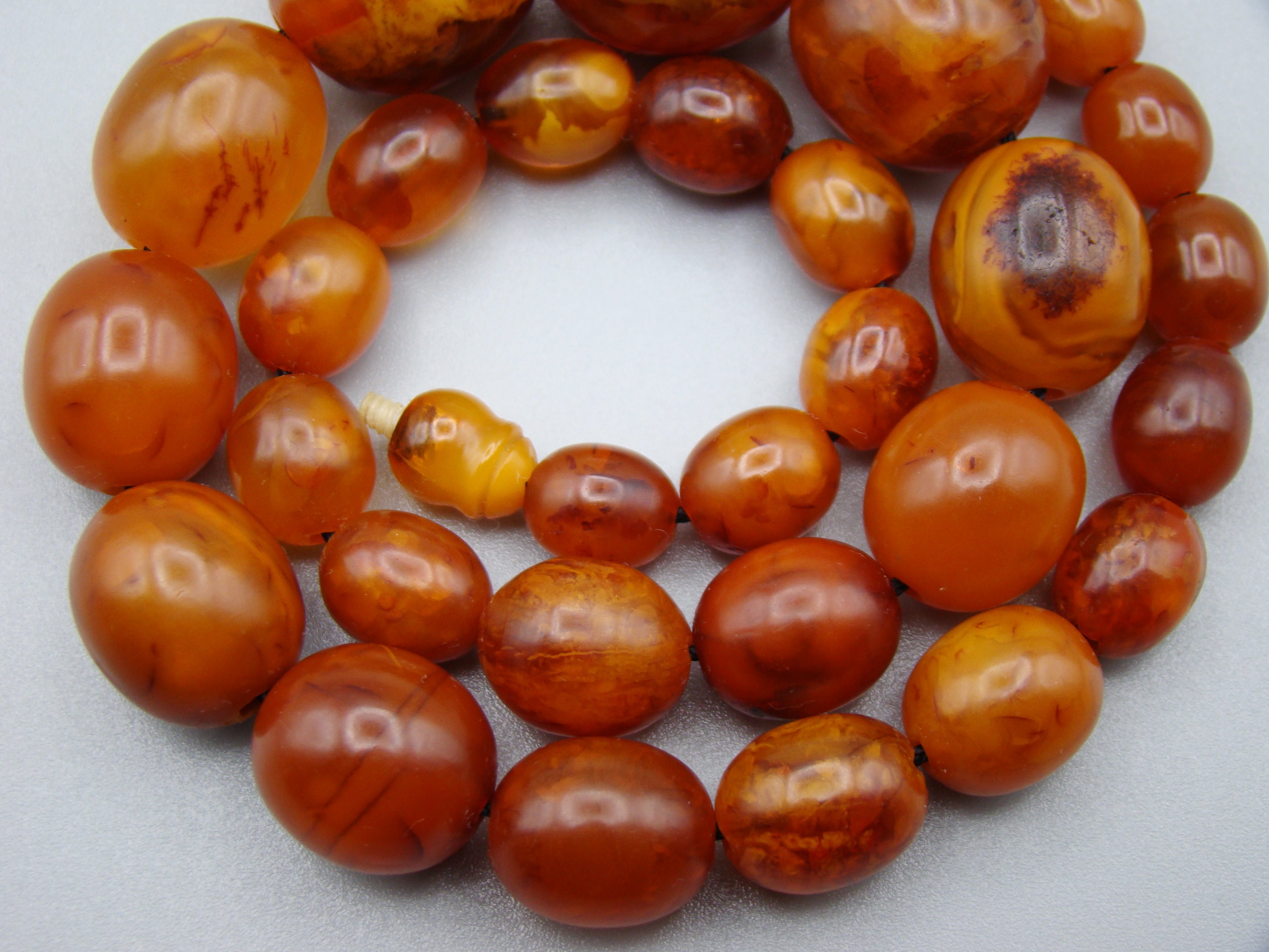 baltic amber, amber, antique, amber beads, egg Yolk, amber chain, Rosary beads, مسبحة, Masbaha, Muslim prayer beads حبيت الدورة ,العنبر الهندى