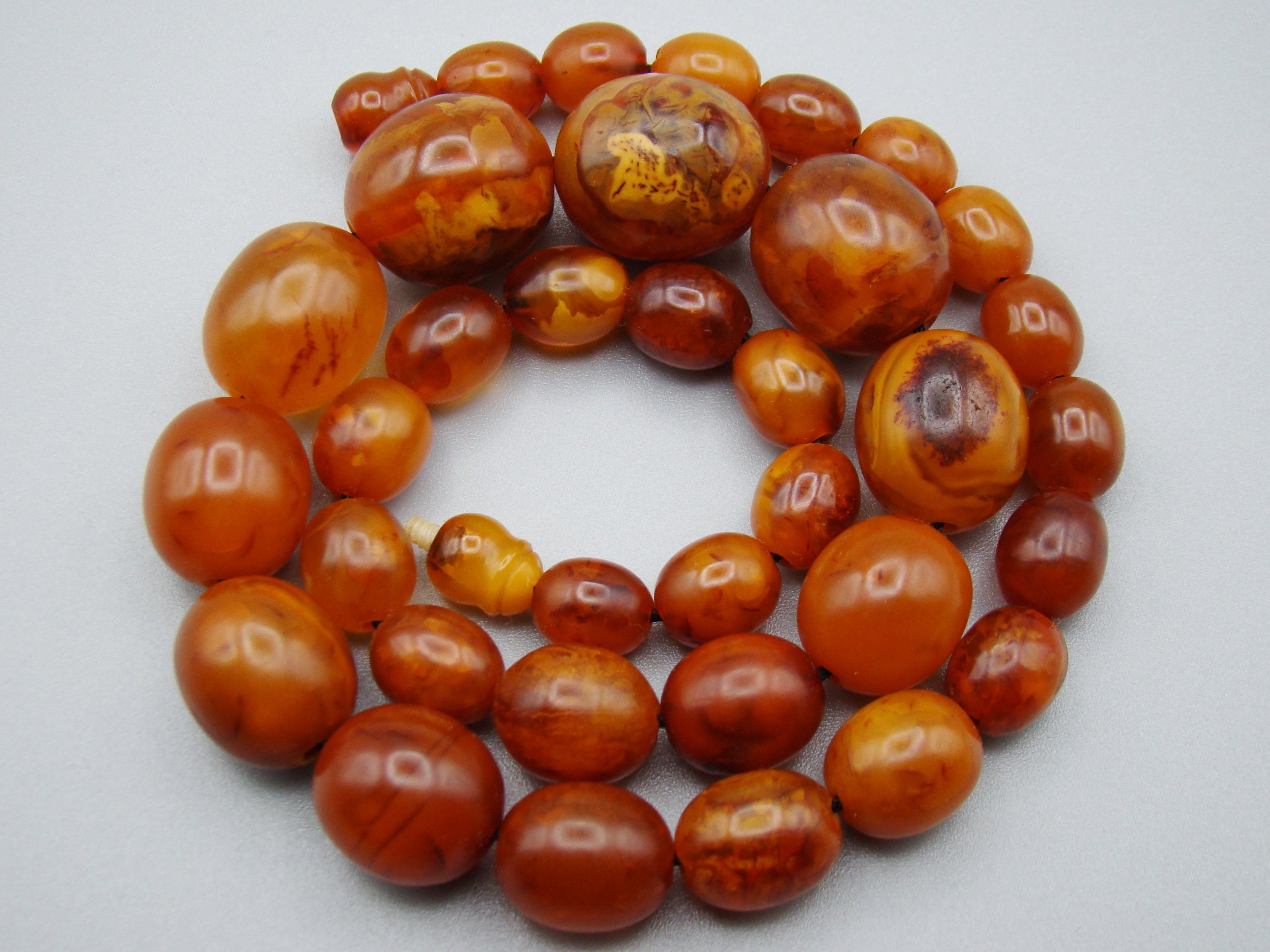 baltic amber, amber, antique, amber beads, egg Yolk, amber chain, Rosary beads, مسبحة, Masbaha, Muslim prayer beads حبيت الدورة ,العنبر الهندى