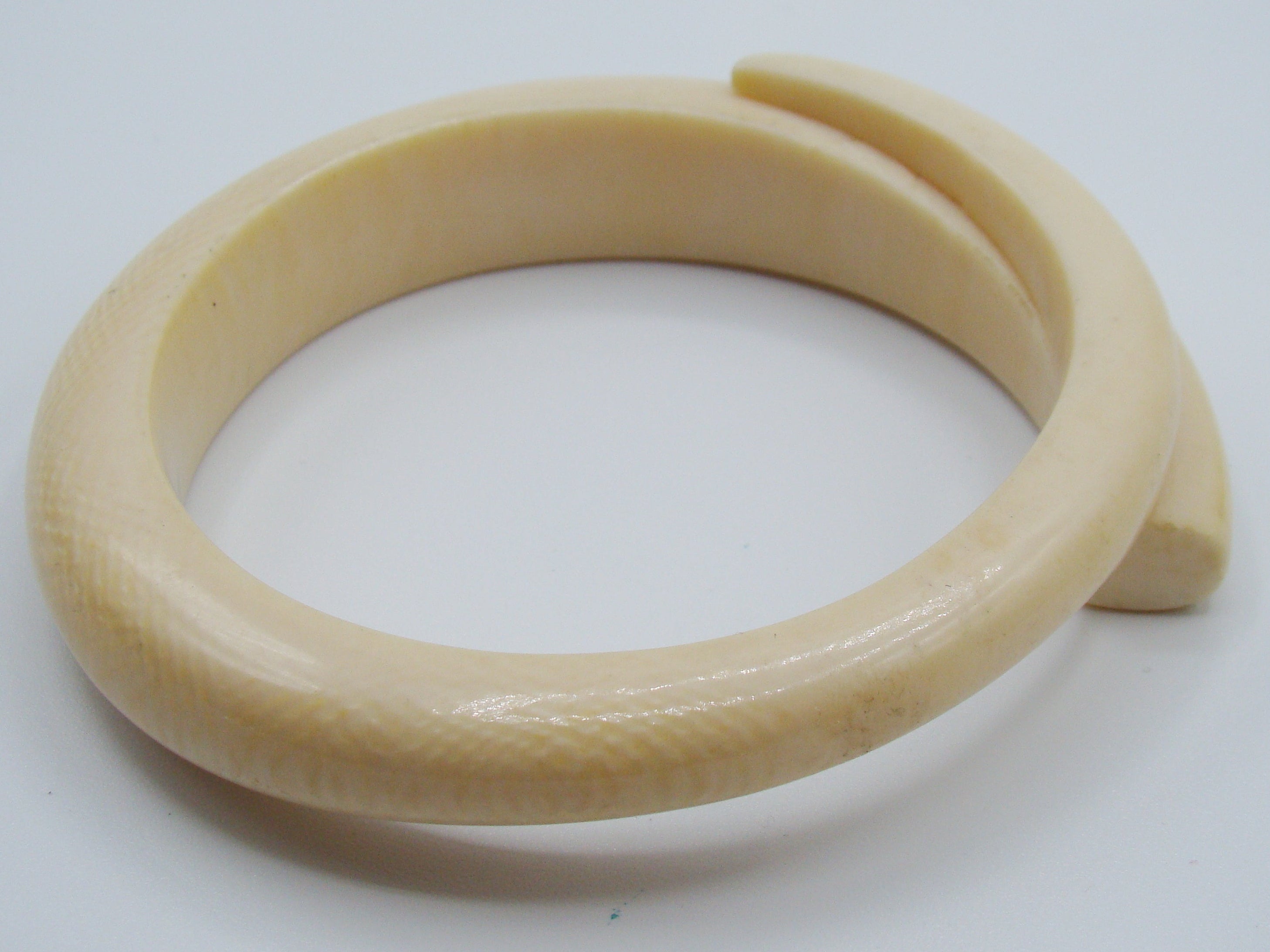 Antique Ivory, Natural Ivory, Ivory Bracelet, Mediterranean Ivory, handcarved Ivory, Asien Ivory, Elephant Ivory