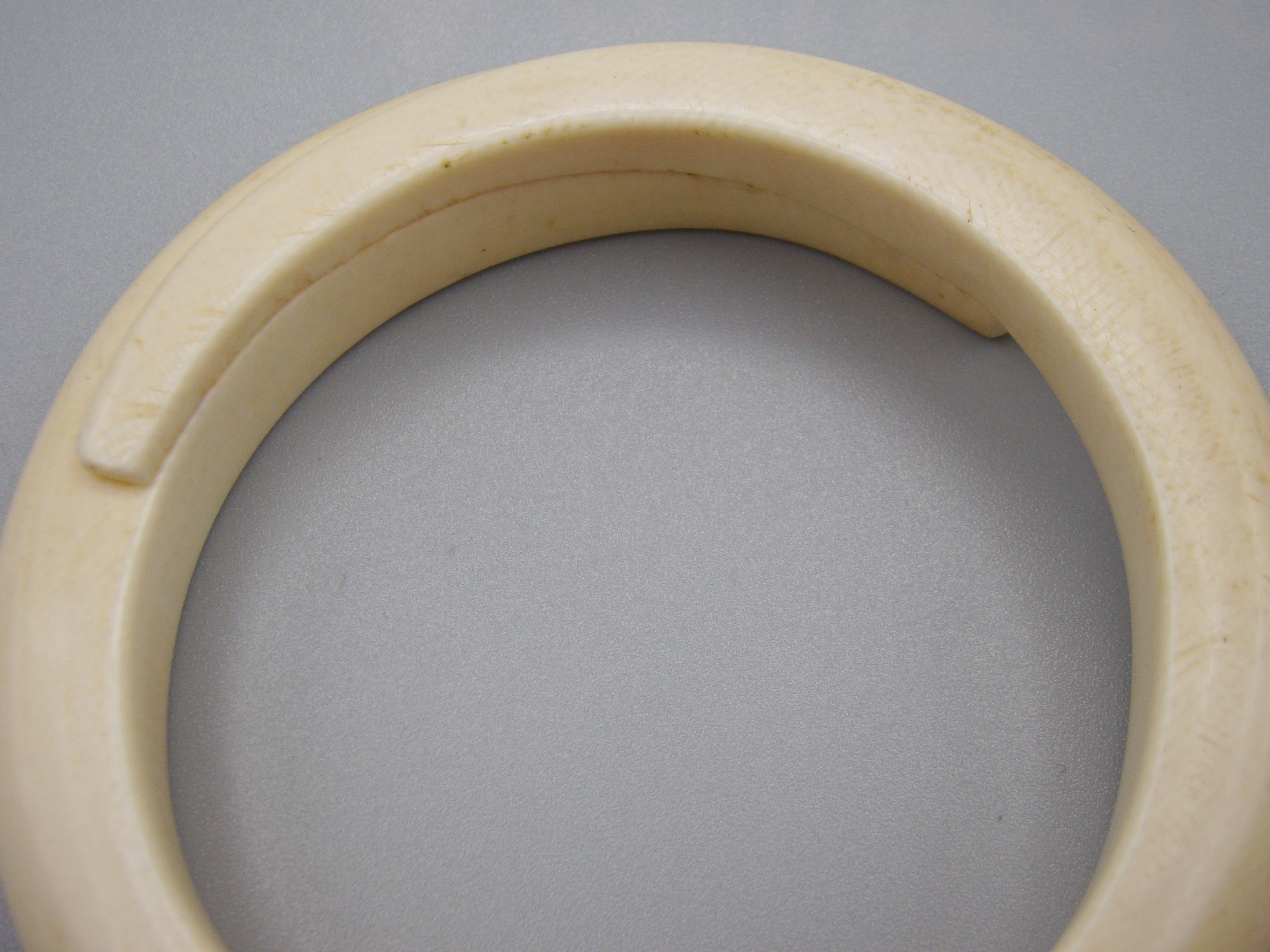 Antique Ivory, Natural Ivory, Ivory Bracelet, Mediterranean Ivory, handcarved Ivory, Asien Ivory, Elephant Ivory