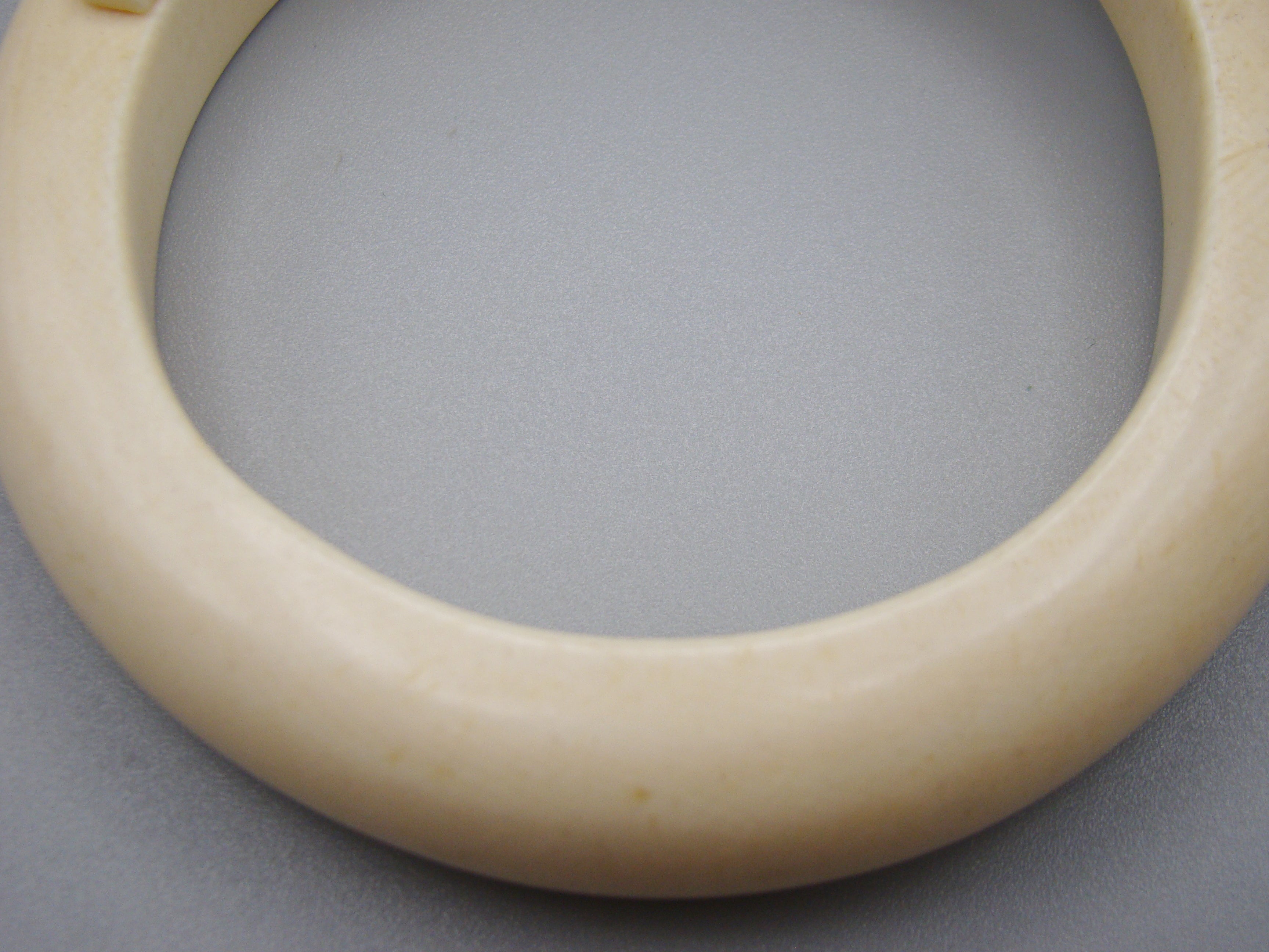 Antique Ivory, Natural Ivory, Ivory Bracelet, Mediterranean Ivory, handcarved Ivory, Asien Ivory, Elephant Ivory