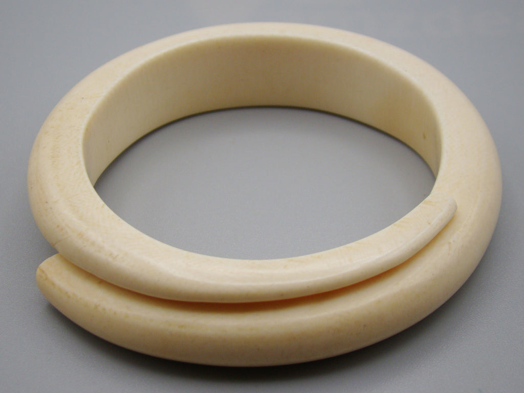 Antique Ivory, Natural Ivory, Ivory Bracelet, Mediterranean Ivory, handcarved Ivory, Asien Ivory, Elephant Ivory