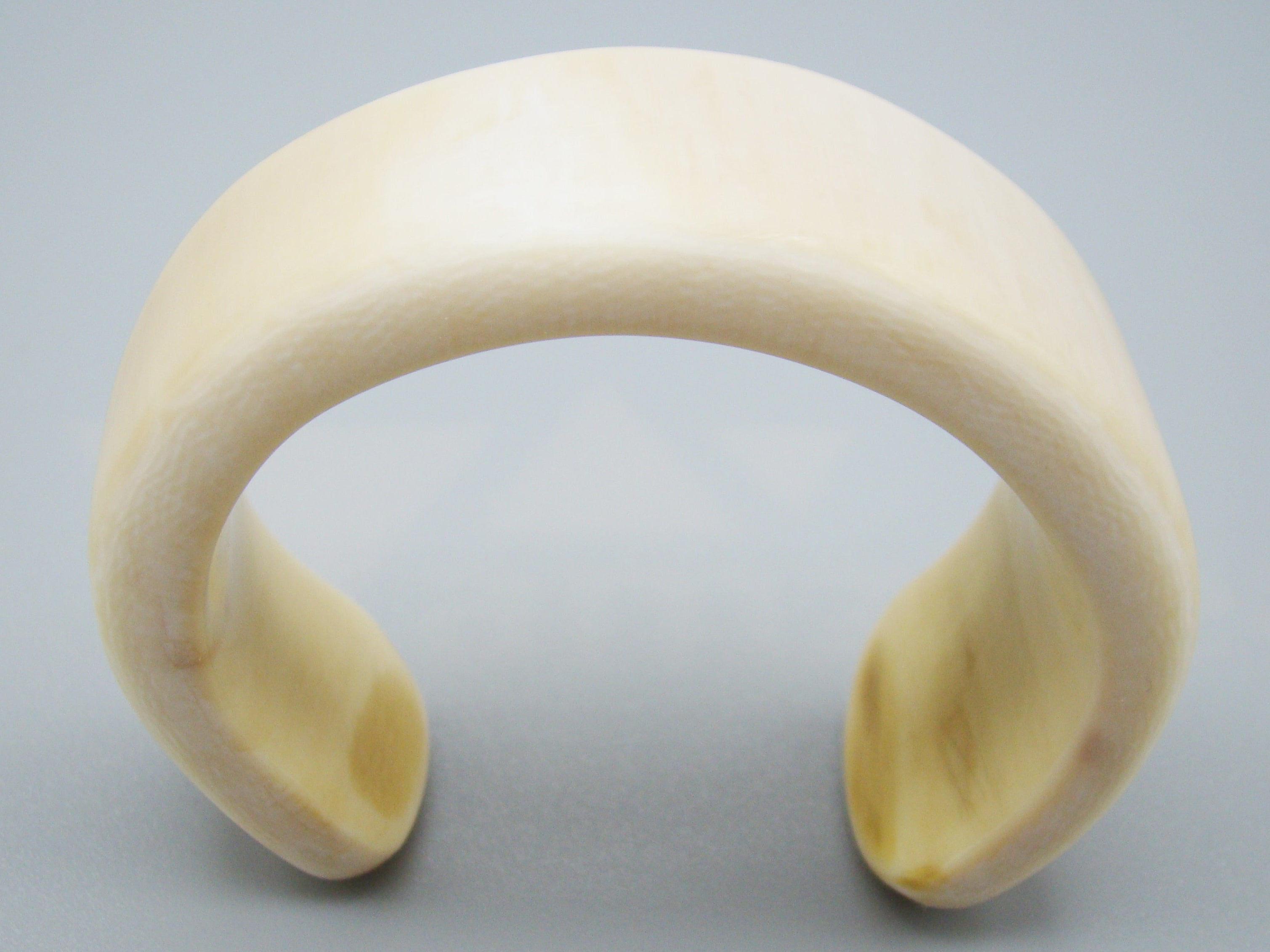 Antique Ivory, Natural Ivory, Ivory Bracelet, Mediterranean Ivory, handcarved Ivory, Asien Ivory, Elephant Ivory