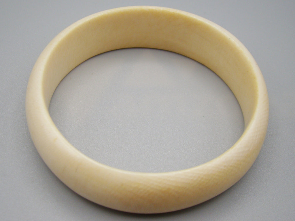 Antique Ivory, Natural Ivory, Ivory Bracelet, Mediterranean Ivory, handcarved Ivory, Asien Ivory, Elephant Ivory