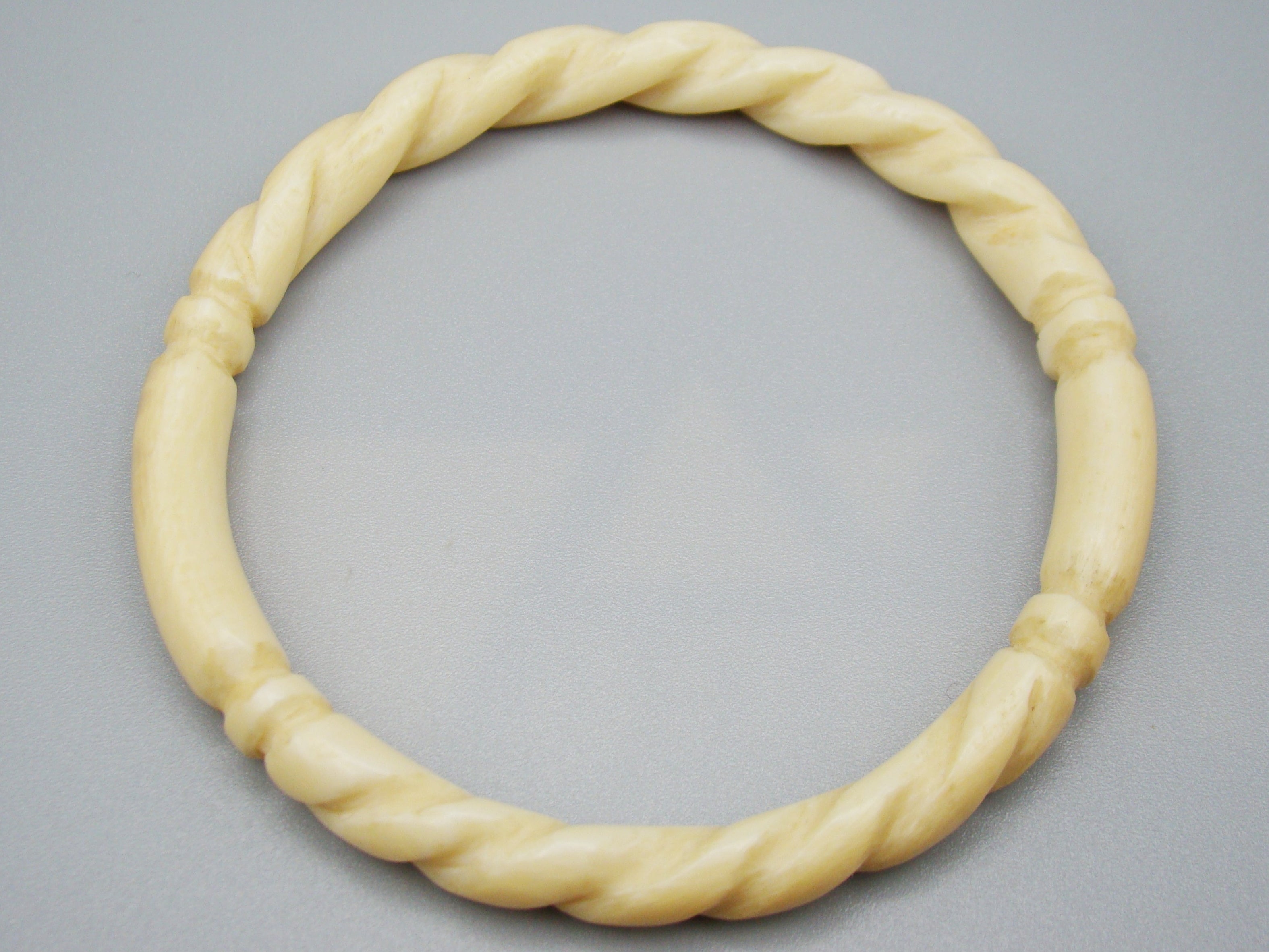 Antique Ivory, Natural Ivory, Ivory Bracelet, Mediterranean Ivory, handcarved Ivory, Asien Ivory, Elephant Ivory