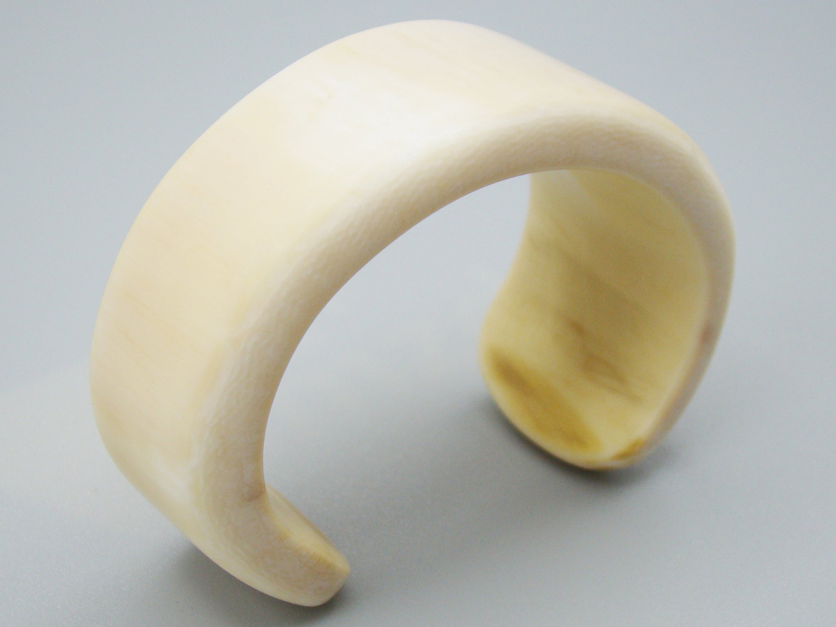 Antique Ivory, Natural Ivory, Ivory Bracelet, Mediterranean Ivory, handcarved Ivory, Asien Ivory, Elephant Ivory