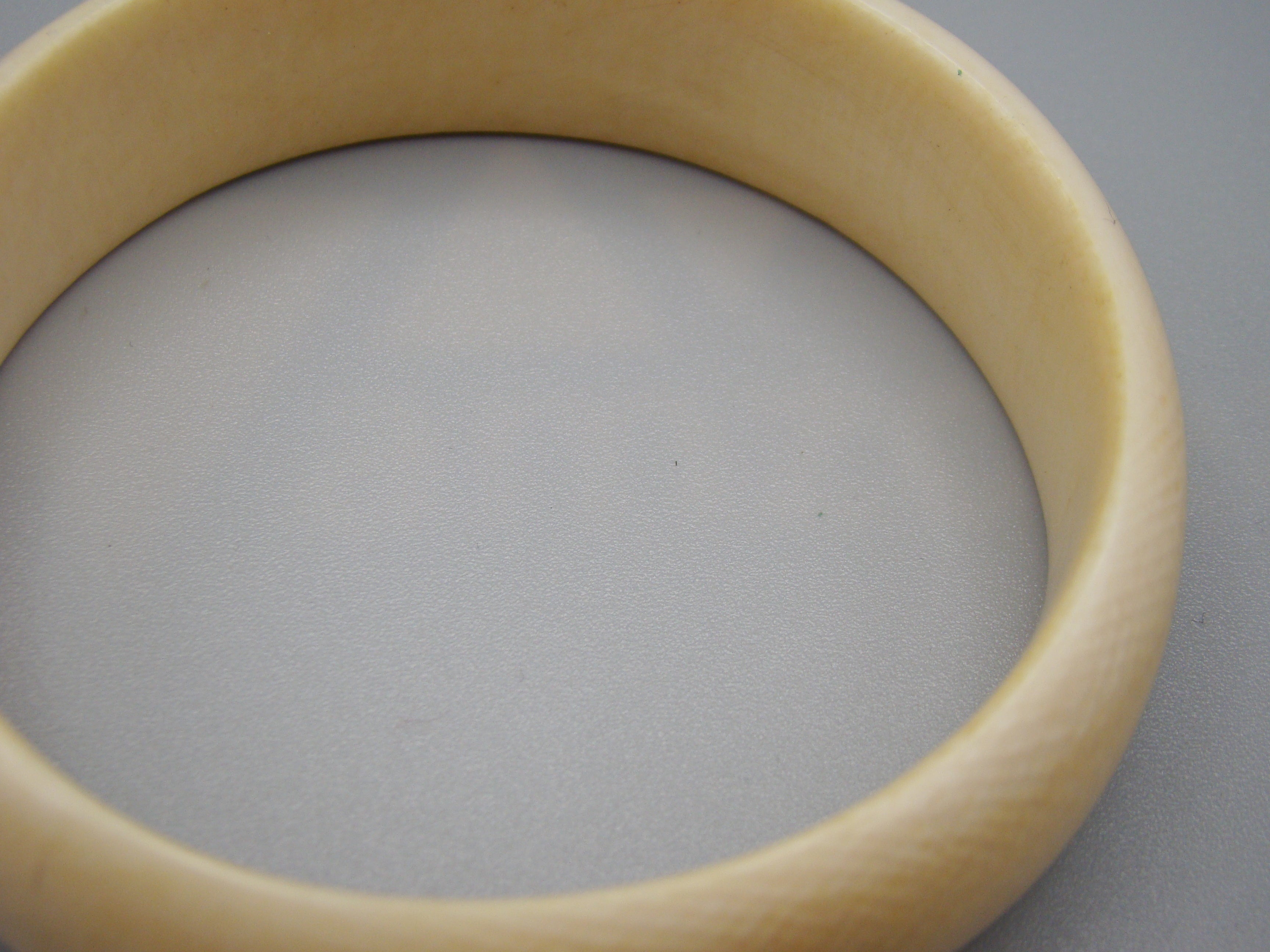 Antique Ivory, Natural Ivory, Ivory Bracelet, Mediterranean Ivory, handcarved Ivory, Asien Ivory, Elephant Ivory