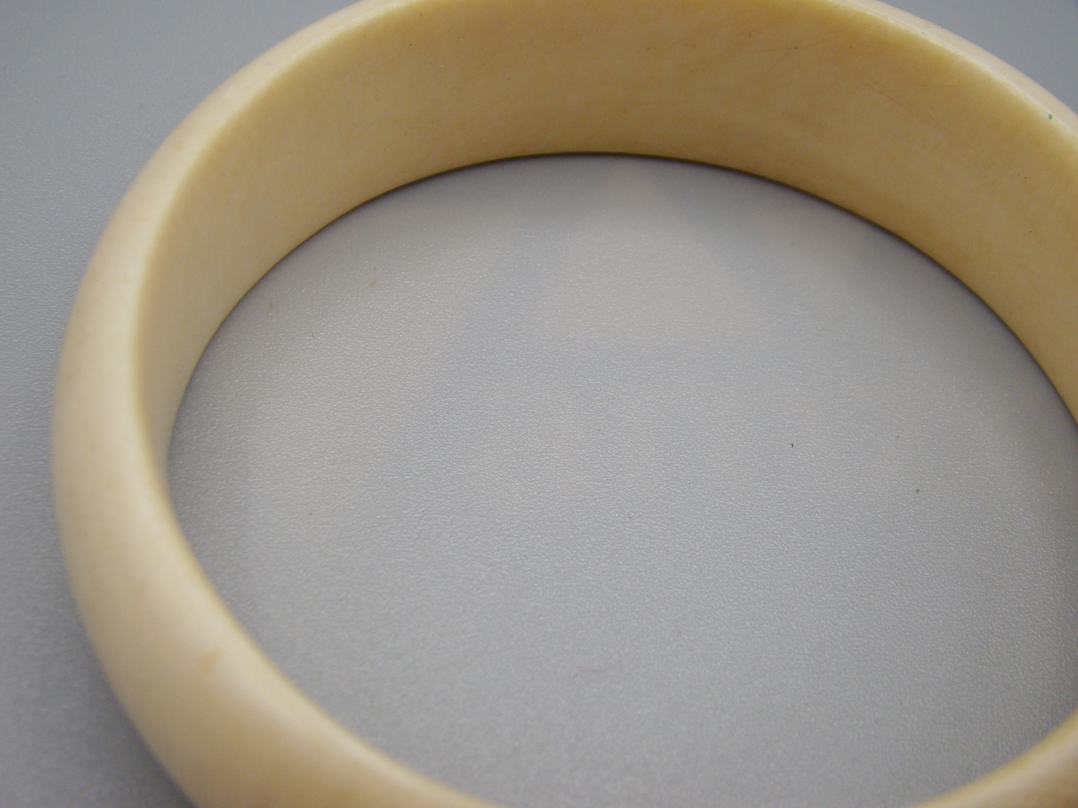 Antique Ivory, Natural Ivory, Ivory Bracelet, Mediterranean Ivory, handcarved Ivory, Asien Ivory, Elephant Ivory