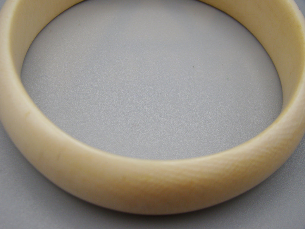 Antique Ivory, Natural Ivory, Ivory Bracelet, Mediterranean Ivory, handcarved Ivory, Asien Ivory, Elephant Ivory