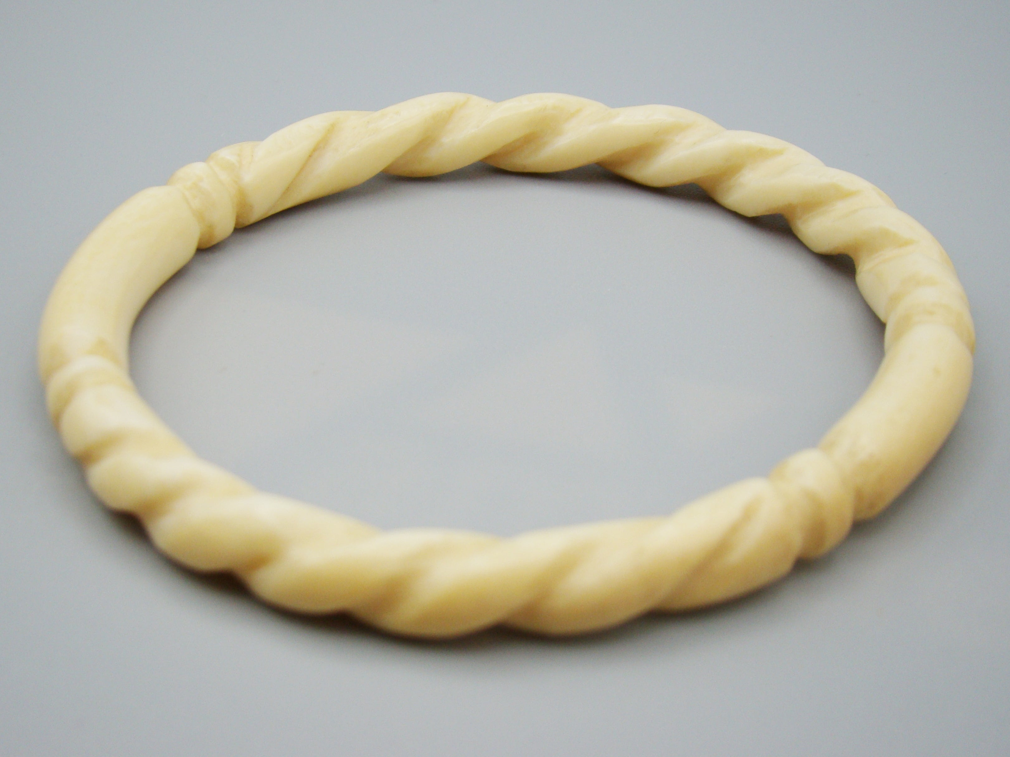 Antique Ivory, Natural Ivory, Ivory Bracelet, Mediterranean Ivory, handcarved Ivory, Asien Ivory, Elephant Ivory