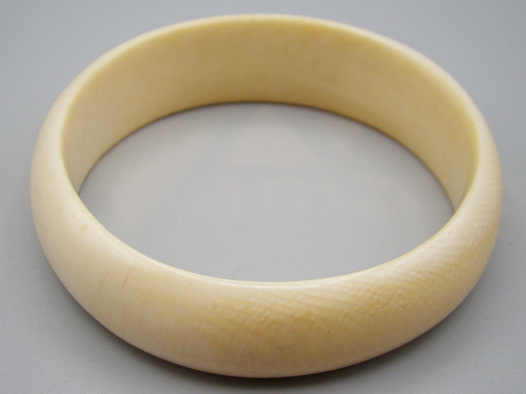 Antique Ivory, Natural Ivory, Ivory Bracelet, Mediterranean Ivory, handcarved Ivory, Asien Ivory, Elephant Ivory