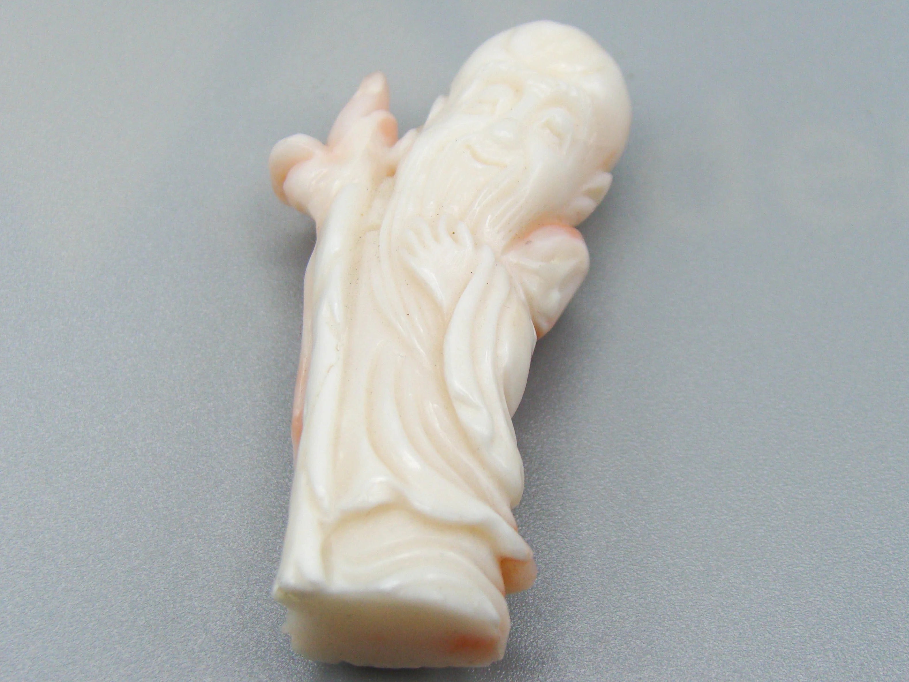 antique coral, natural coral, undyed coral, white Angel skin coral, Italian coral, pacific coral, Sardinian Coral, sea coral, Mediterranean coral, Mediterranean Figurine, Mediterranean white angel skin, Mediterranean sculpture, coral sculpture, coral figurine, Asien coral, Asien figurine, handcarved coral
