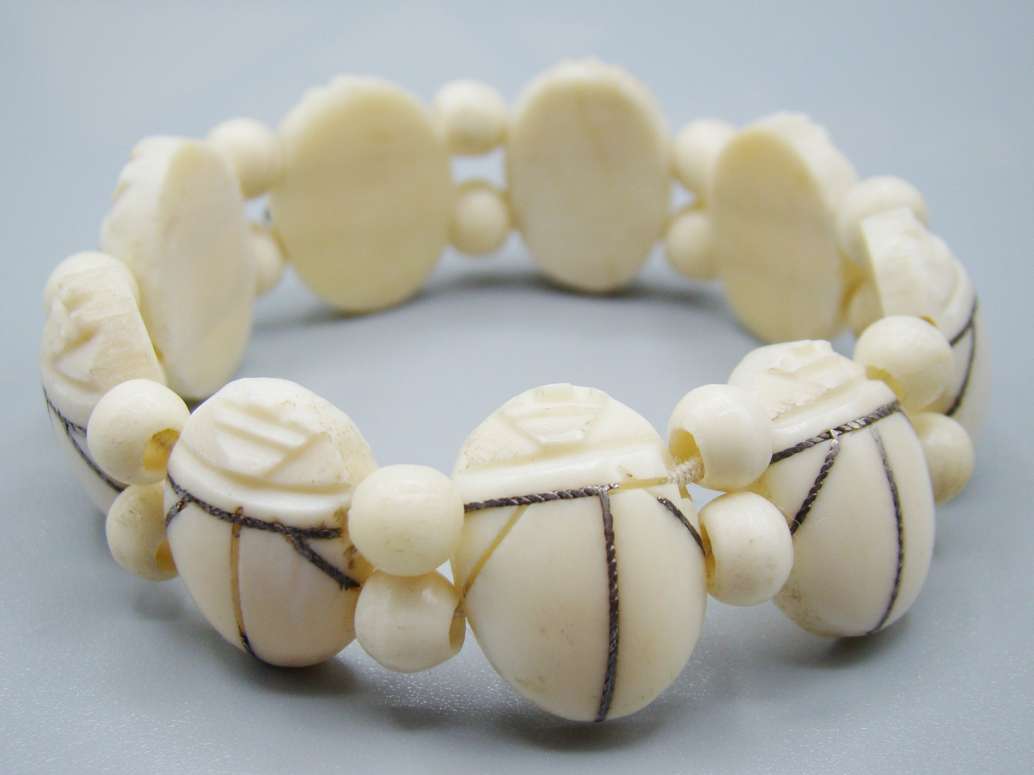 Antique Ivory, Natural Ivory, Ivory Bracelet, Mediterranean Ivory, handcarved Ivory, Asien Ivory, Elephant Ivory