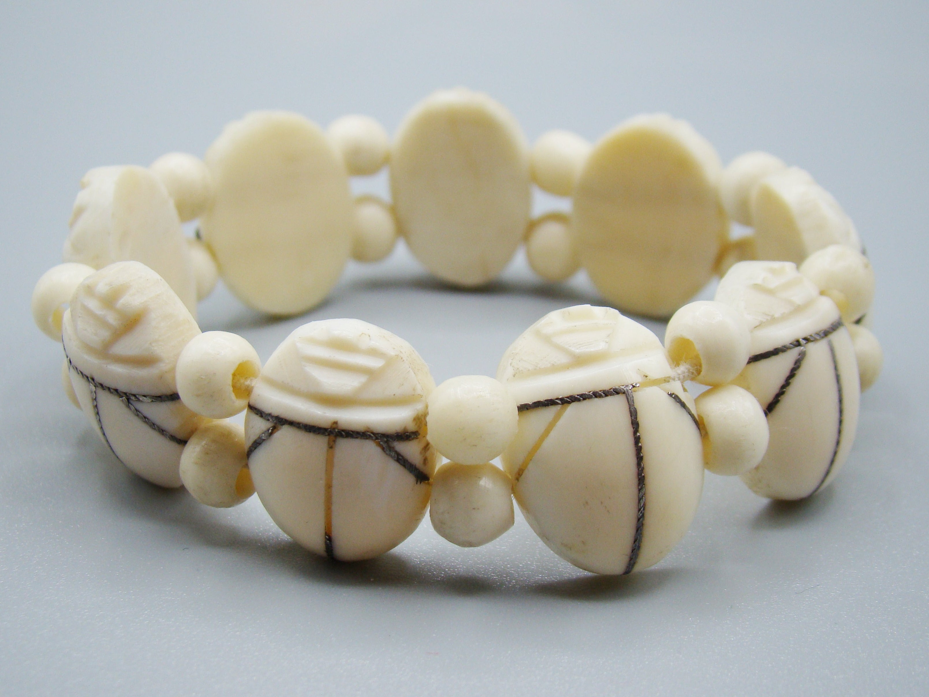 Antique Ivory, Natural Ivory, Ivory Bracelet, Mediterranean Ivory, handcarved Ivory, Asien Ivory, Elephant Ivory