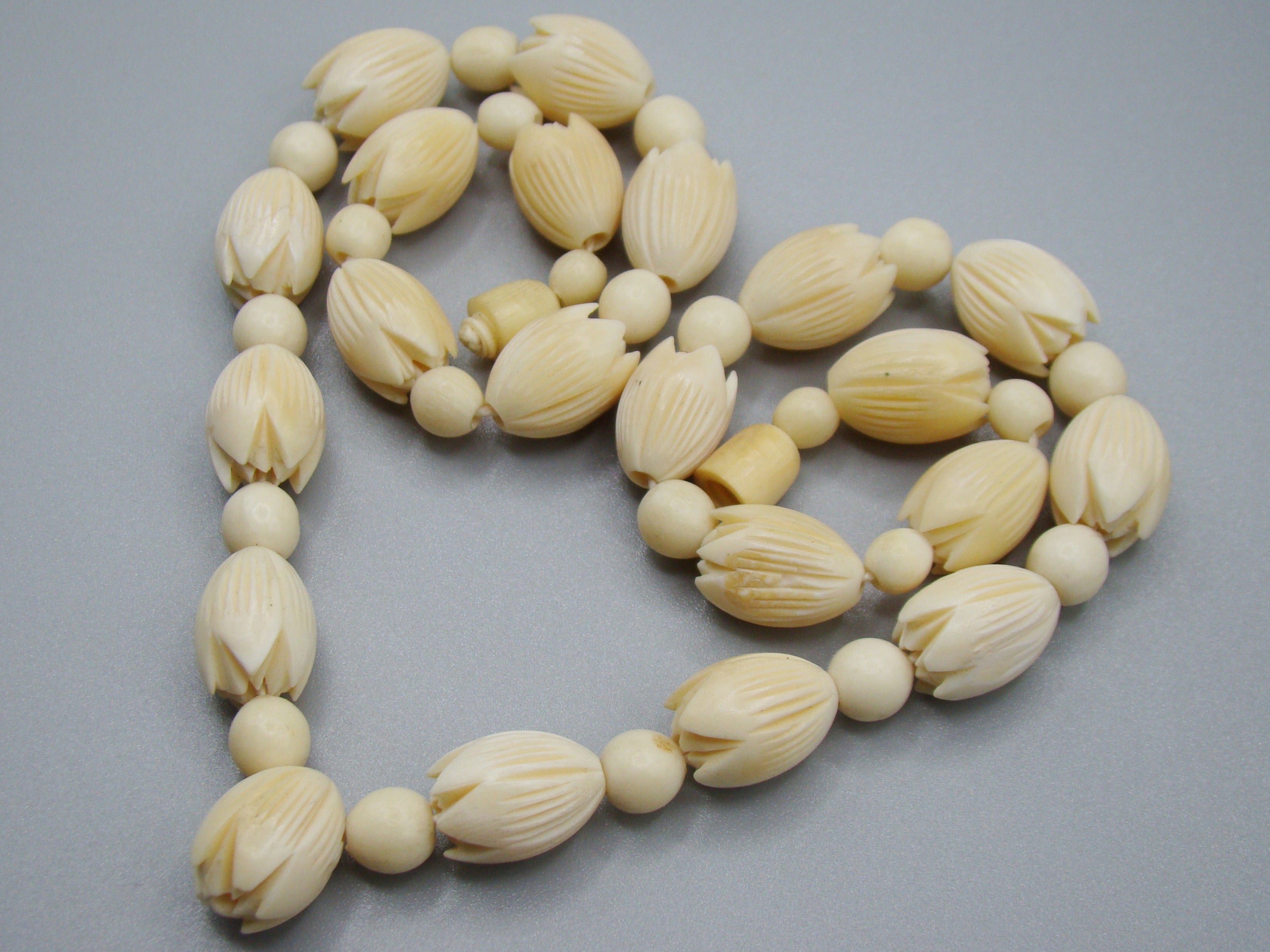 Antique Ivory, Natural Ivory, Ivory Necklace, Mediterranean Ivory, handcarved Ivory, Asien Ivory, Elephant Ivory, Ivory Chain, Ivory Earrings, Angel skin