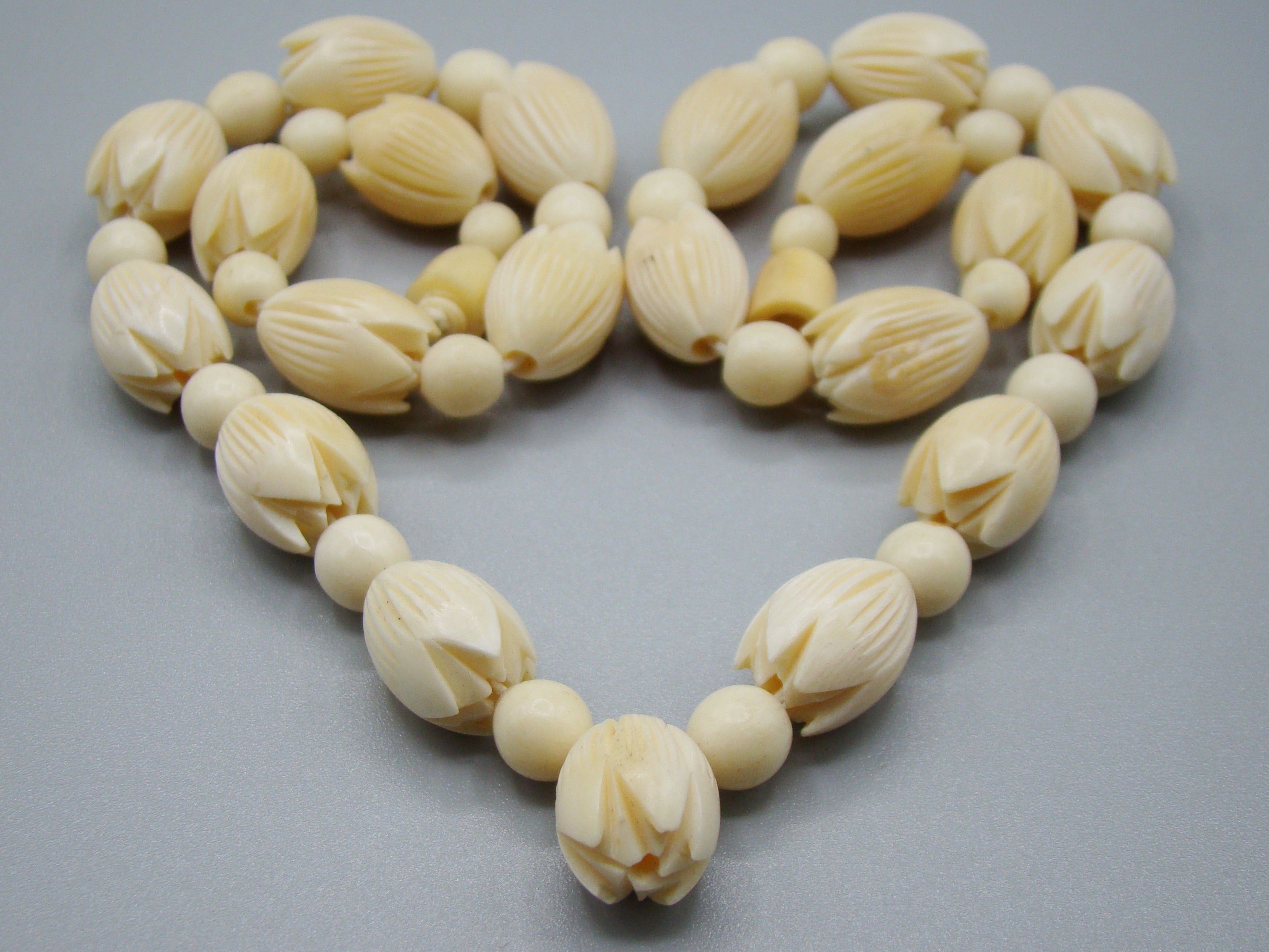 Antique Ivory, Natural Ivory, Ivory Necklace, Mediterranean Ivory, handcarved Ivory, Asien Ivory, Elephant Ivory, Ivory Chain, Ivory Earrings, Angel skin