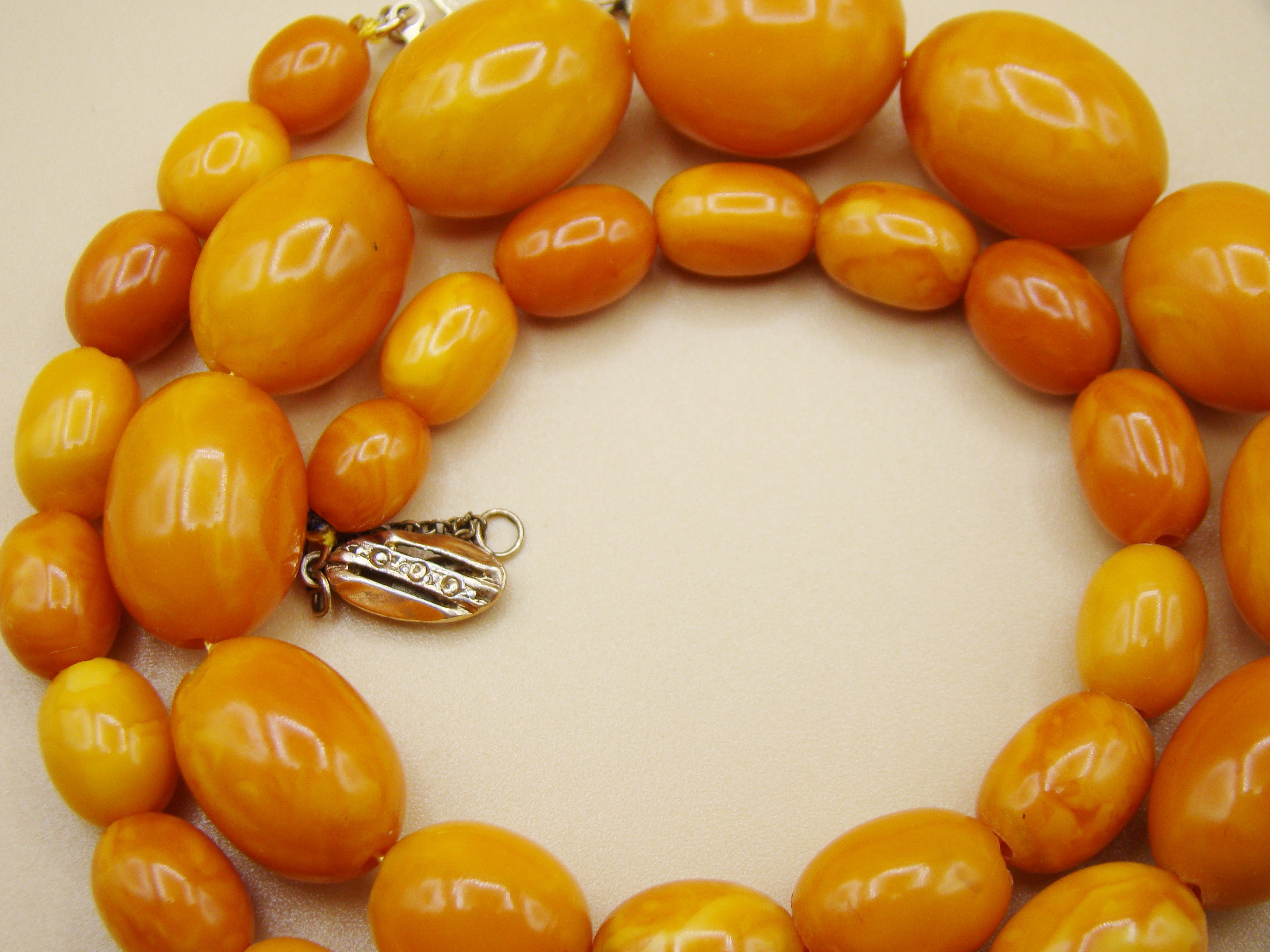 baltic amber, amber, antique, amber beads, egg Yolk, amber chain, Rosary beads, مسبحة, Masbaha, Muslim prayer beads حبيت الدورة ,العنبر الهندى