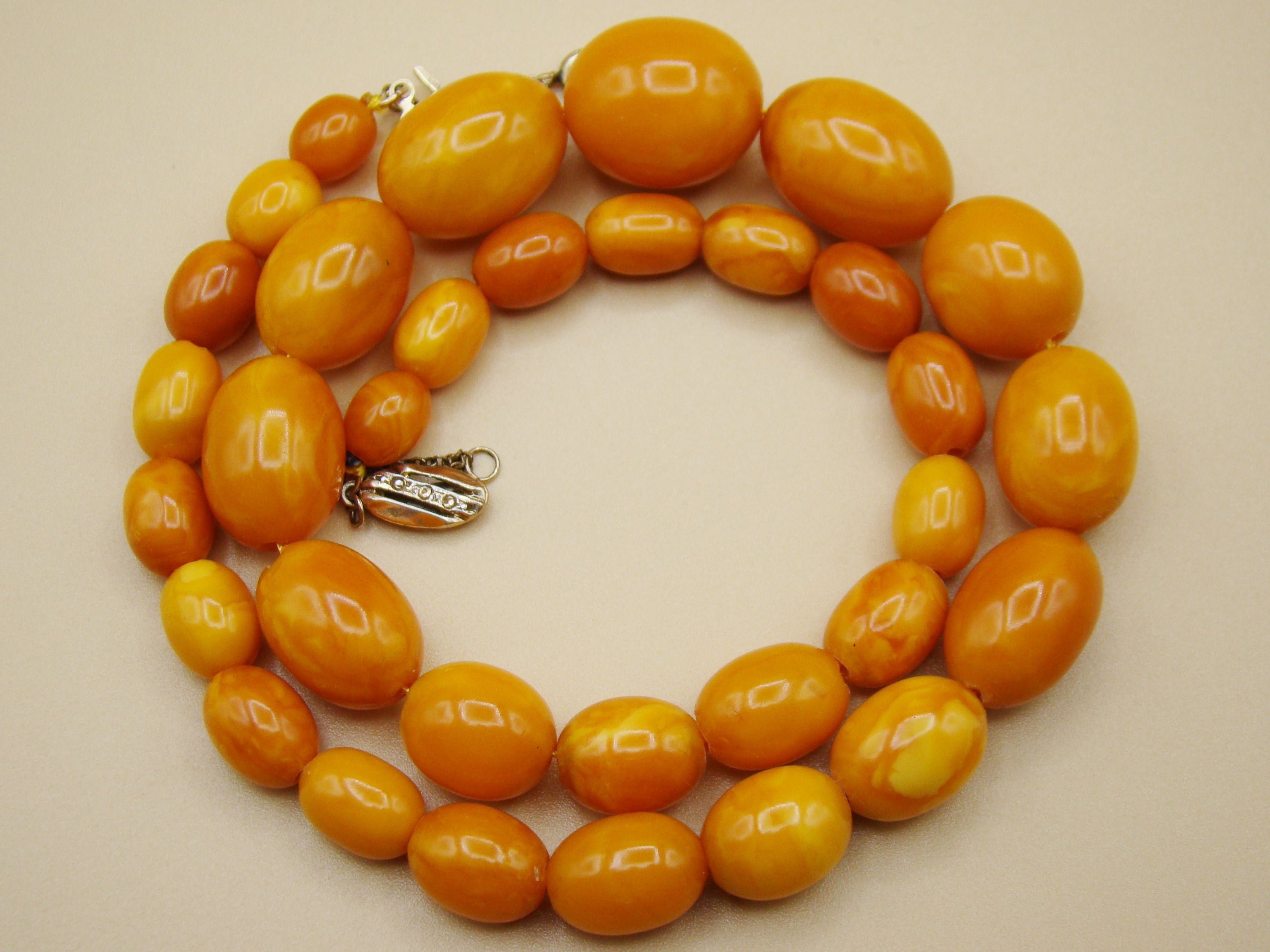 baltic amber, amber, antique, amber beads, egg Yolk, amber chain, Rosary beads, مسبحة, Masbaha, Muslim prayer beads حبيت الدورة ,العنبر الهندى