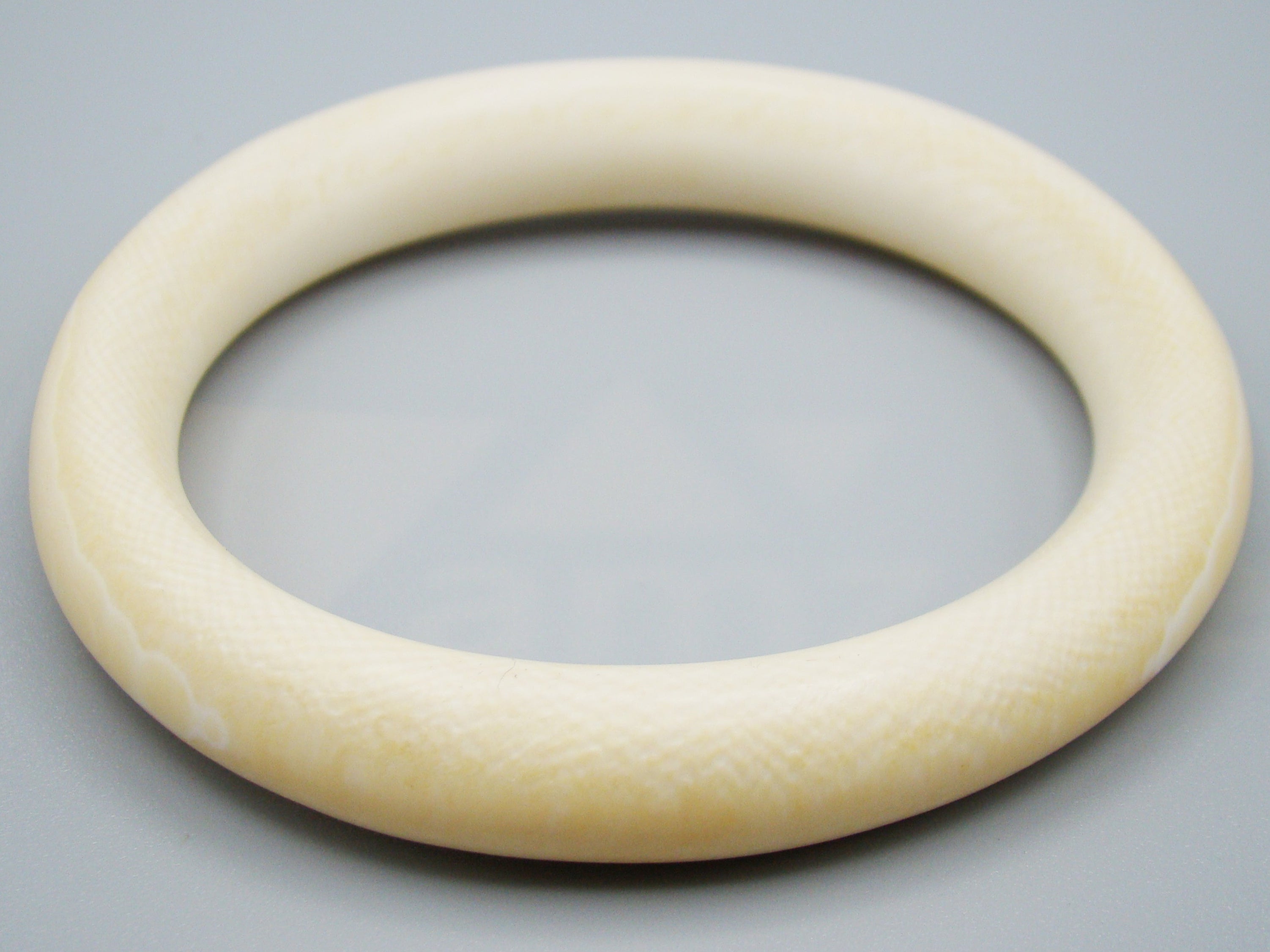 Antique Ivory, Natural Ivory, Ivory Bracelet, Mediterranean Ivory, handcarved Ivory, Asien Ivory, Elephant Ivory