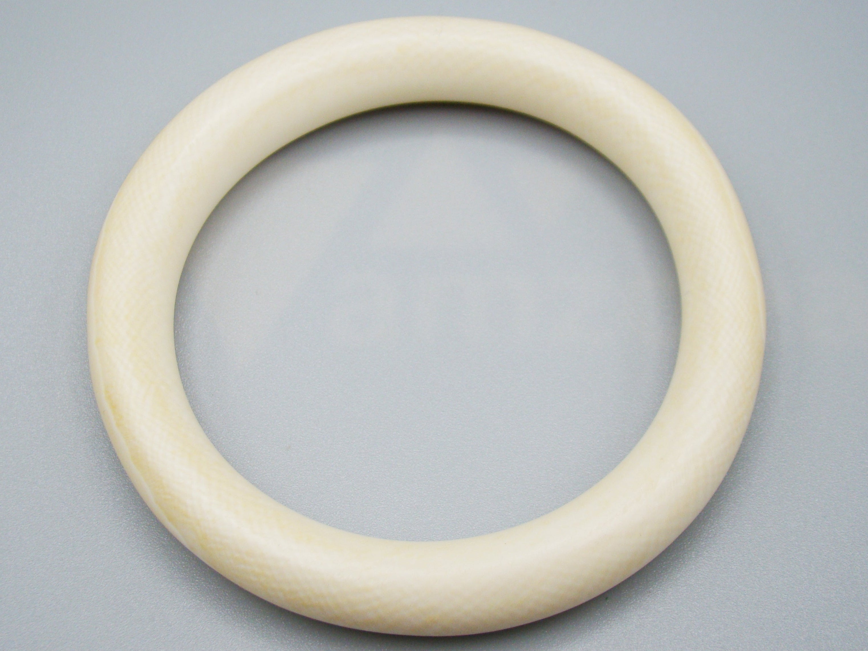 Antique Ivory, Natural Ivory, Ivory Bracelet, Mediterranean Ivory, handcarved Ivory, Asien Ivory, Elephant Ivory